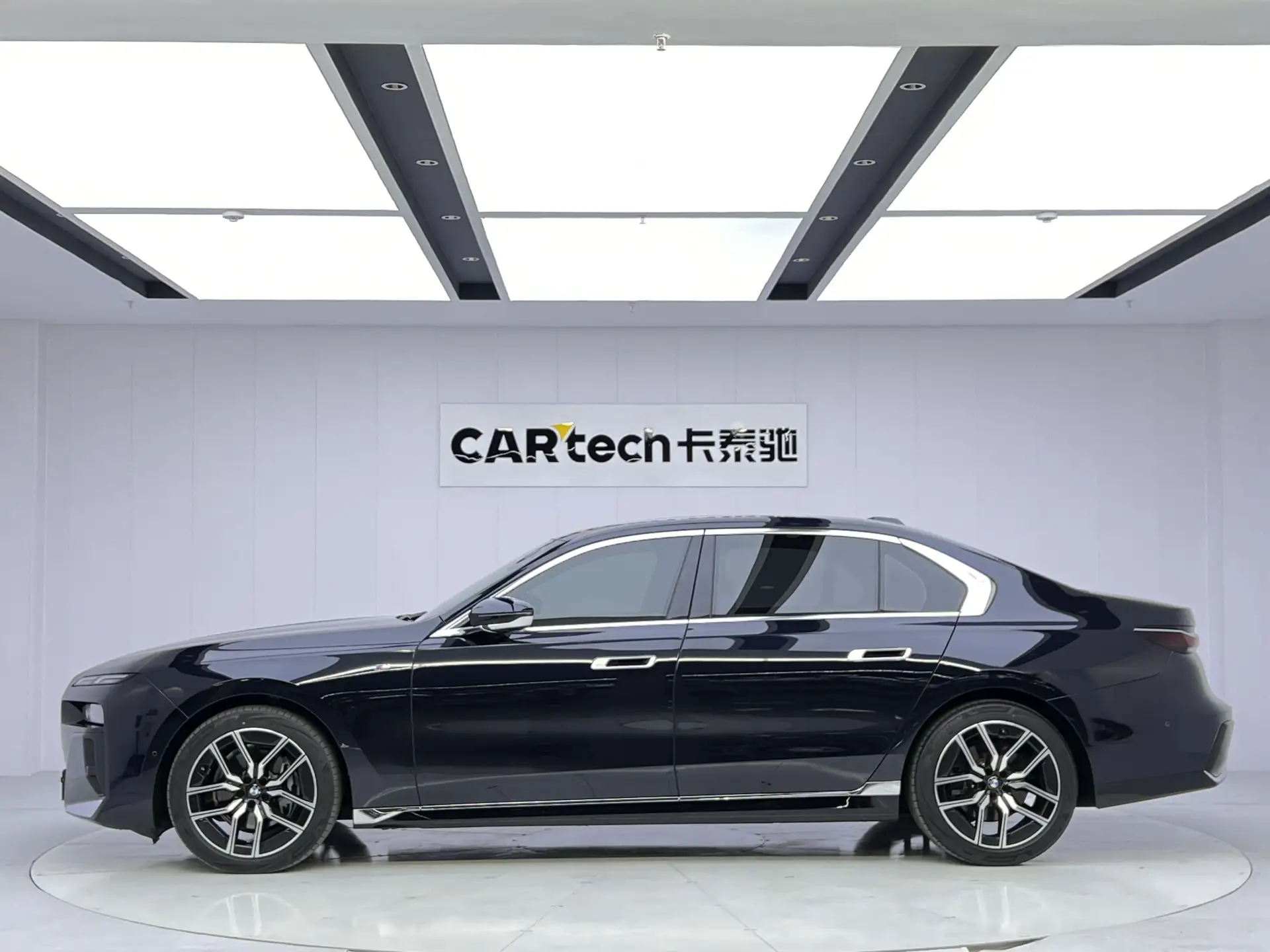 BMW 735Li, 2023 6
