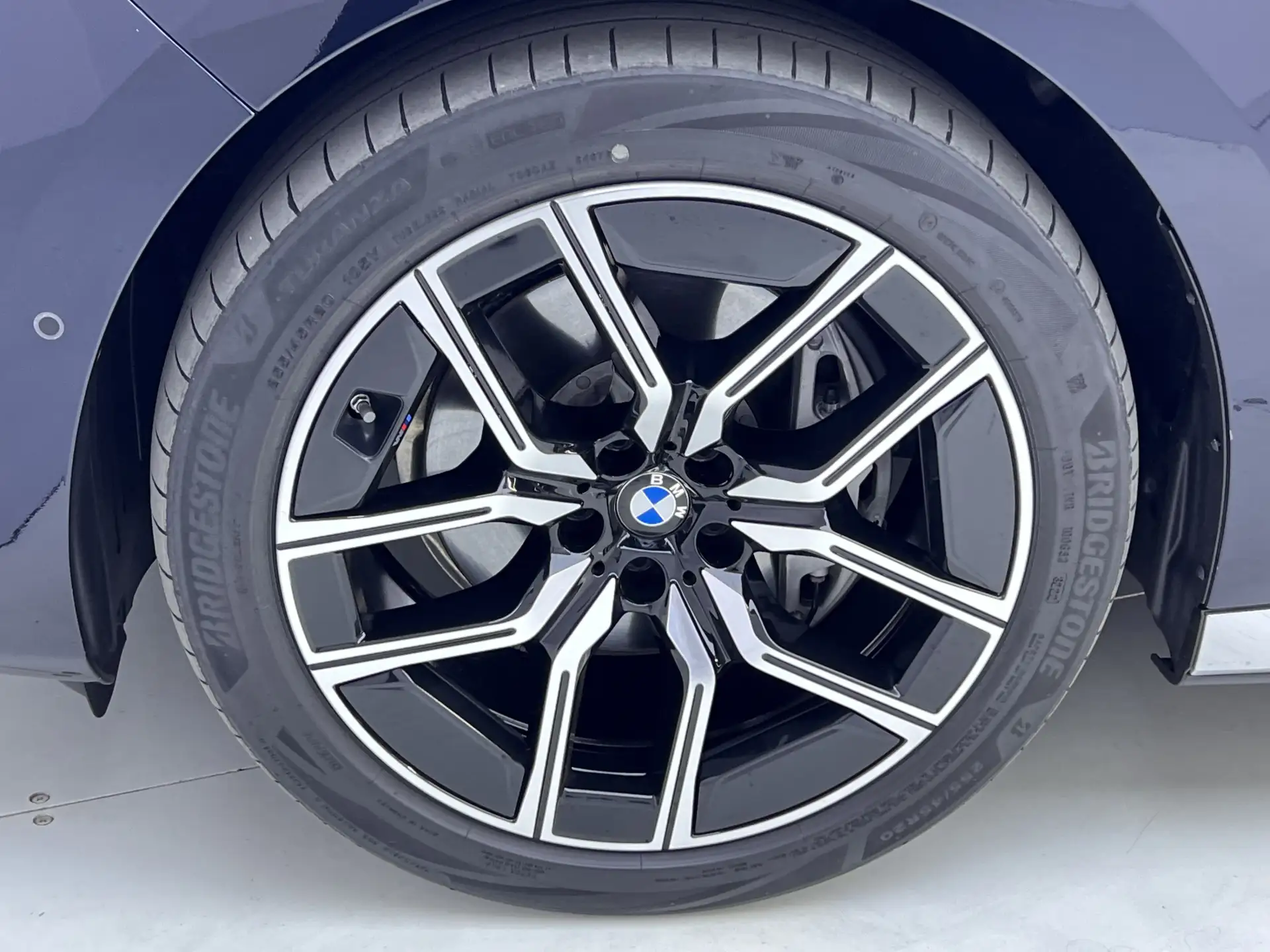 BMW 735Li, 2023 9