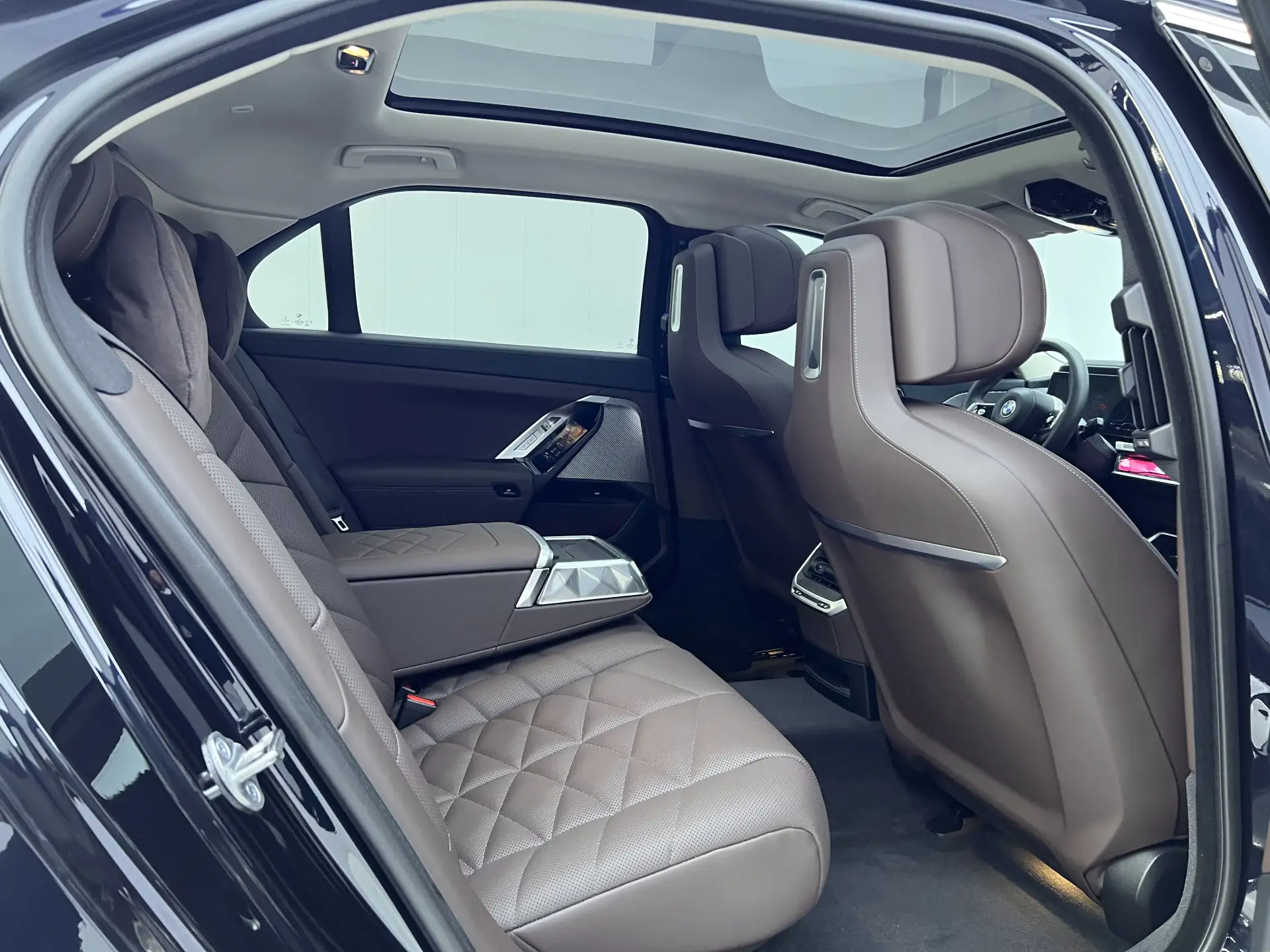 BMW 735Li, 2023 17