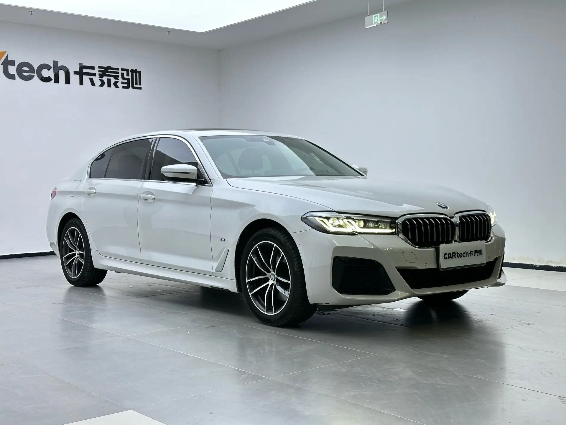 BMW 525Li, 2023 2