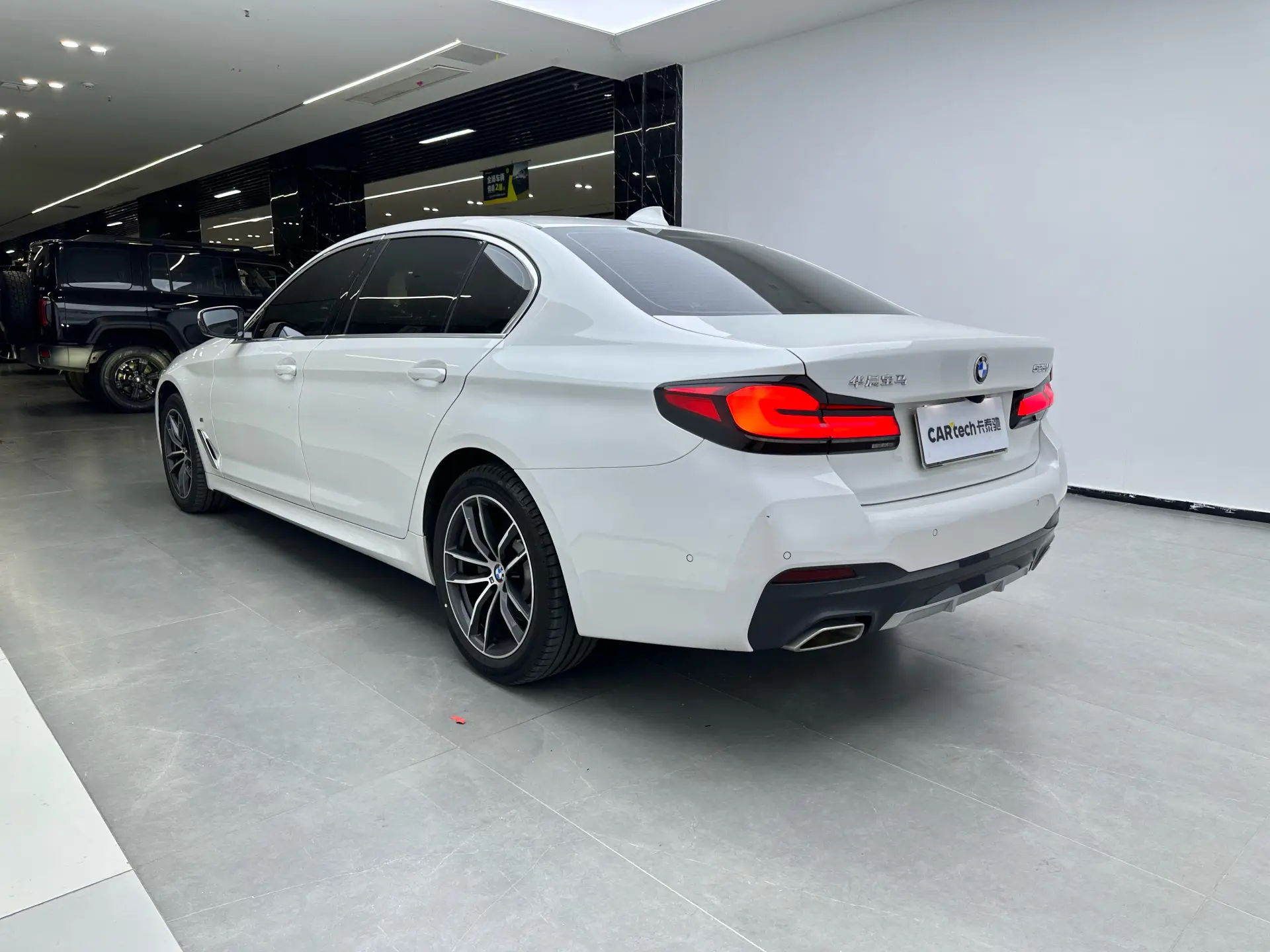 BMW 525Li, 2023 7