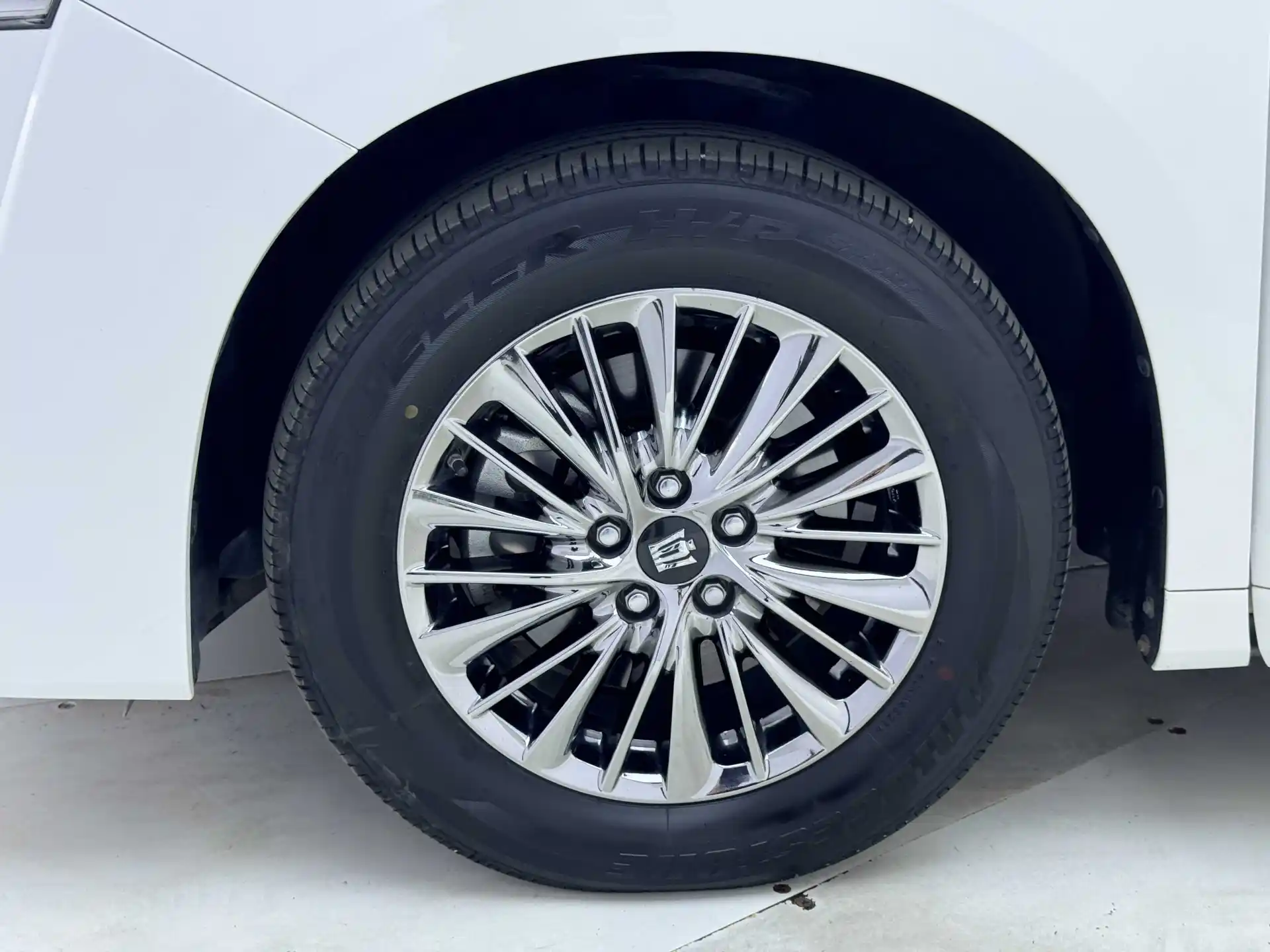 Toyota Vellfire, 2022 10