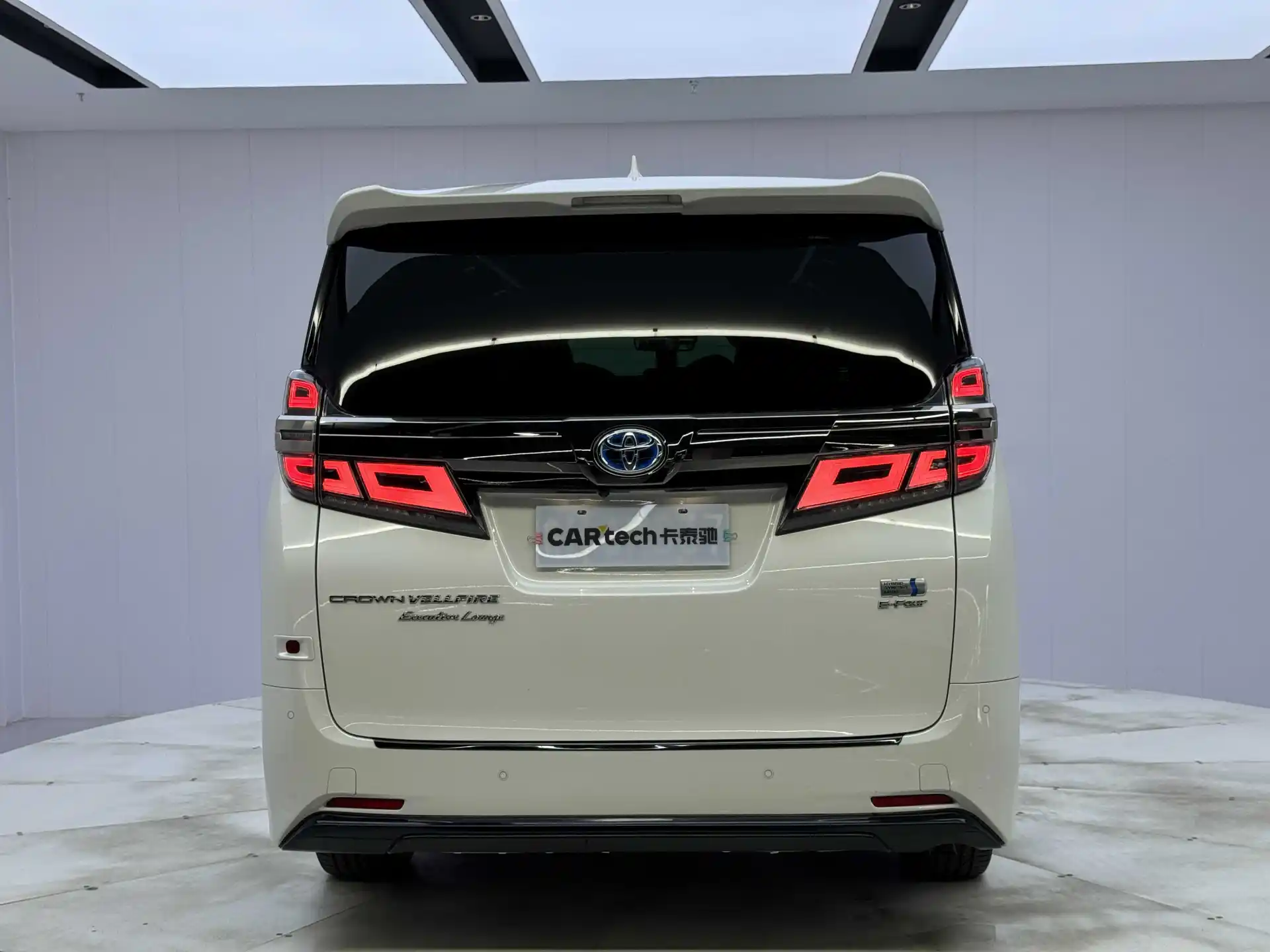 Toyota Vellfire, 2022 все фото