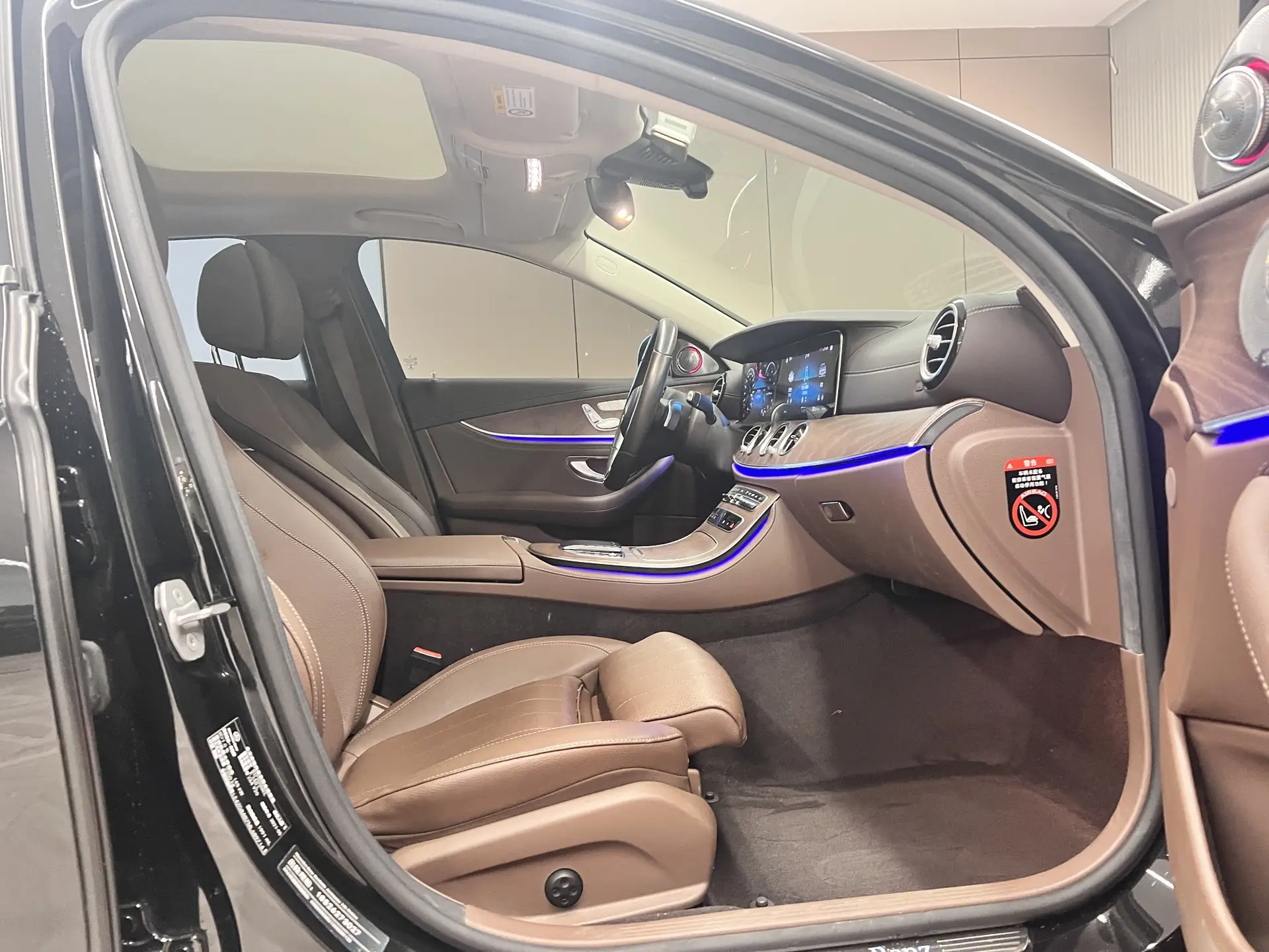 Mercedes-Benz E 260 L, 2021 18