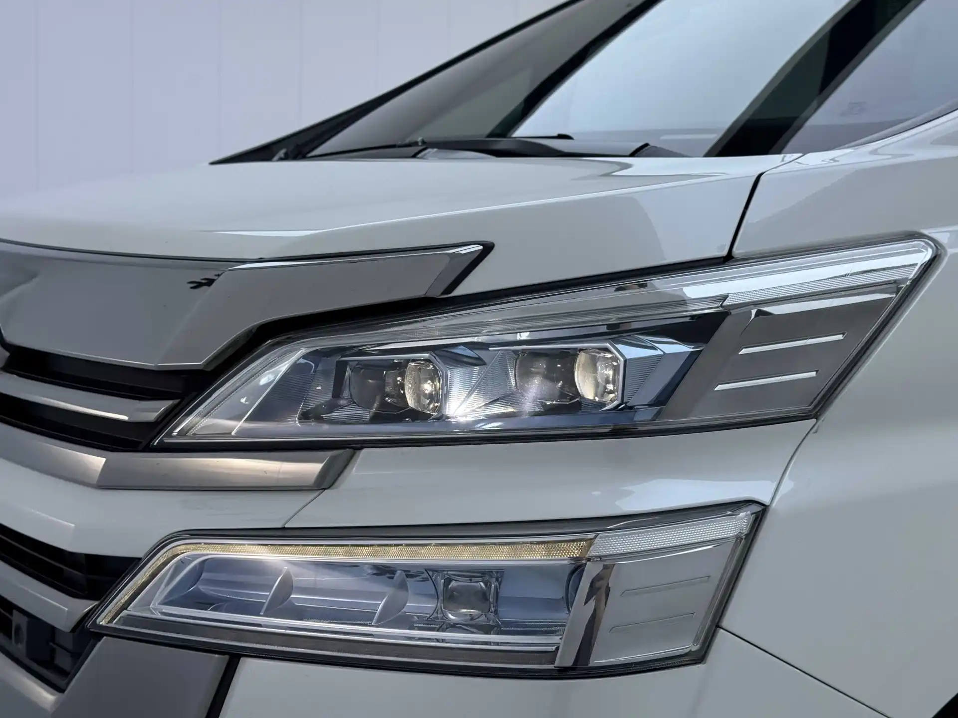 Toyota Vellfire, 2022 8