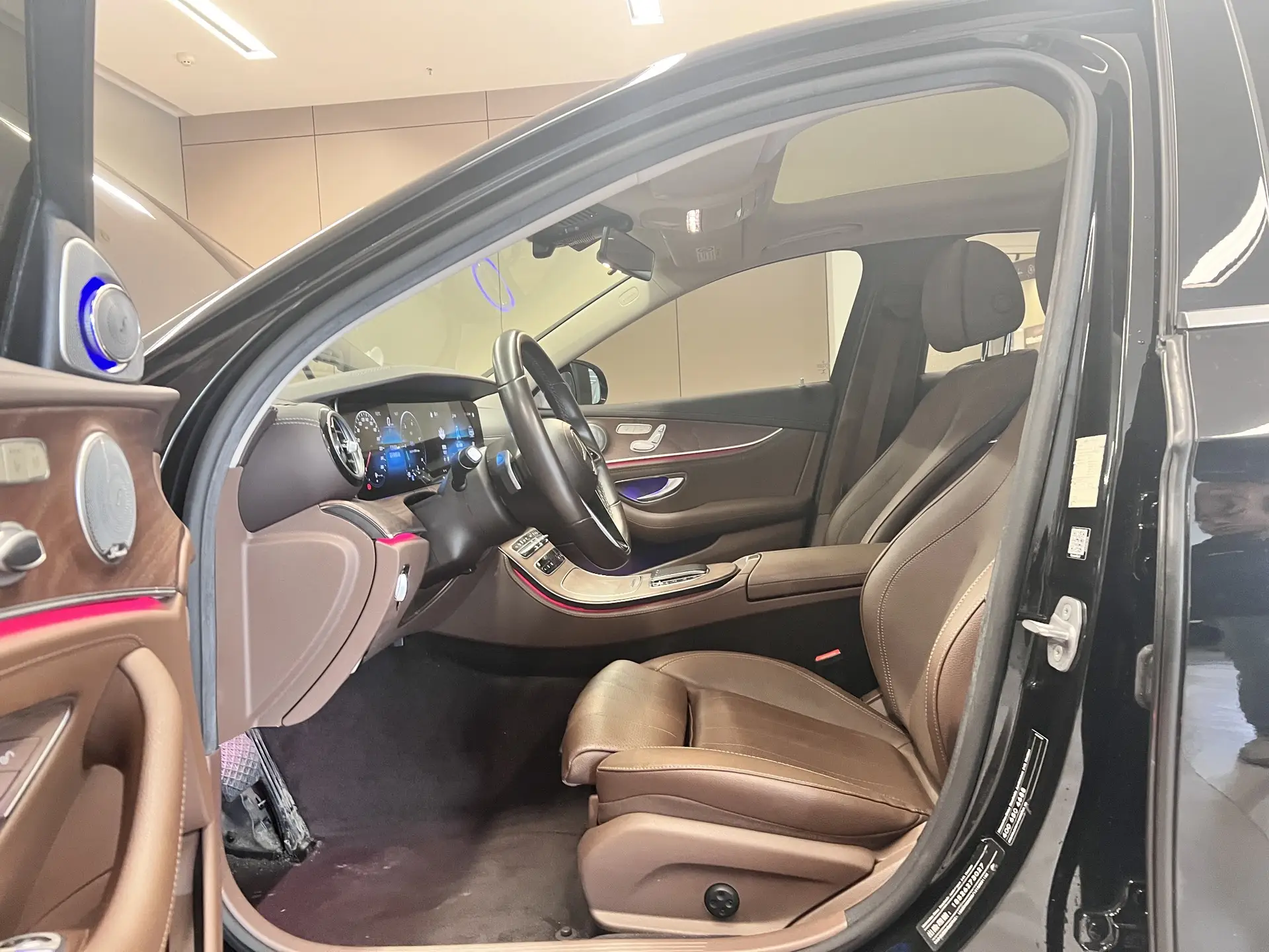 Mercedes-Benz E 260 L, 2021 17
