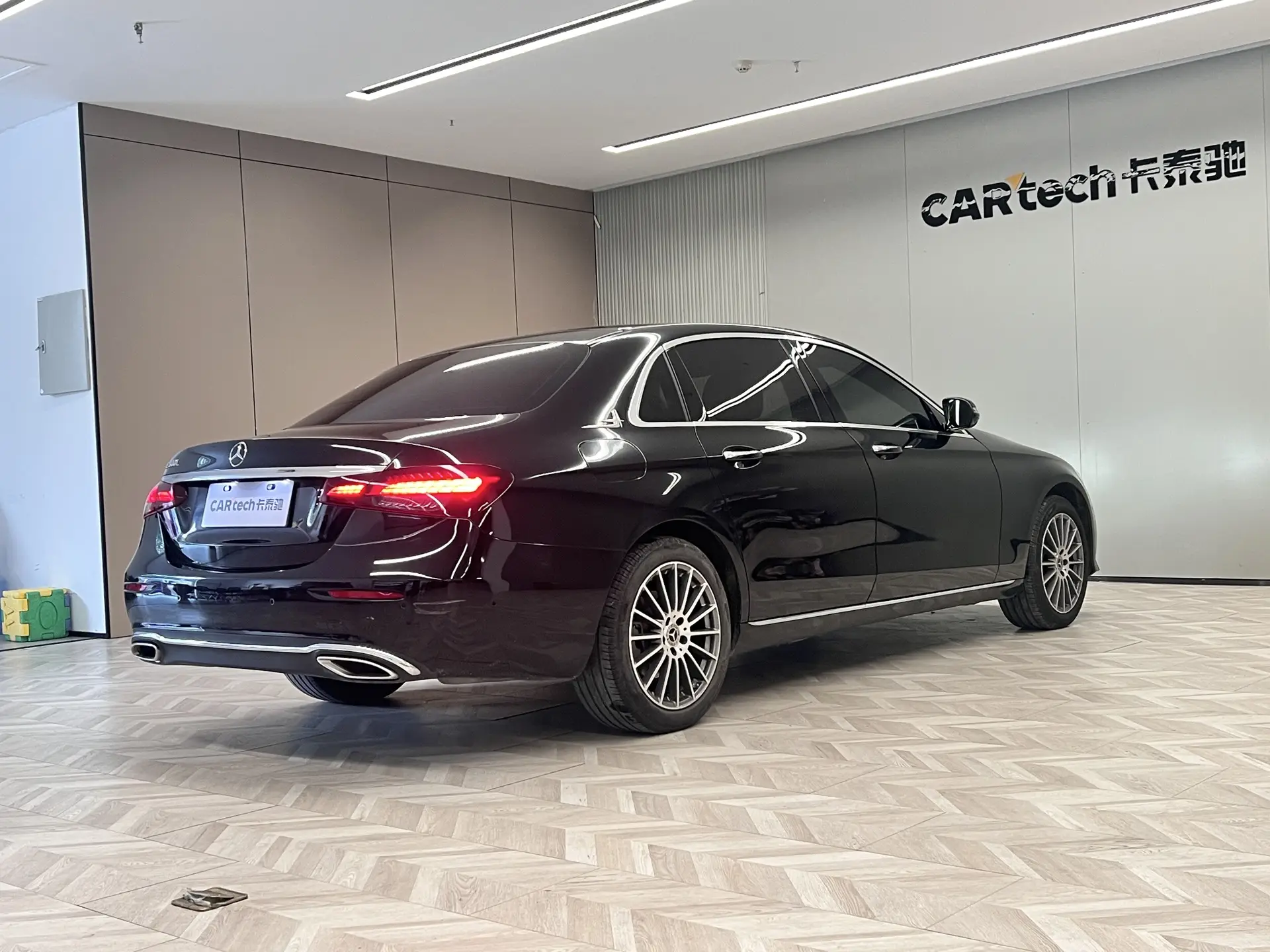 Mercedes-Benz E 260 L, 2021 все фото