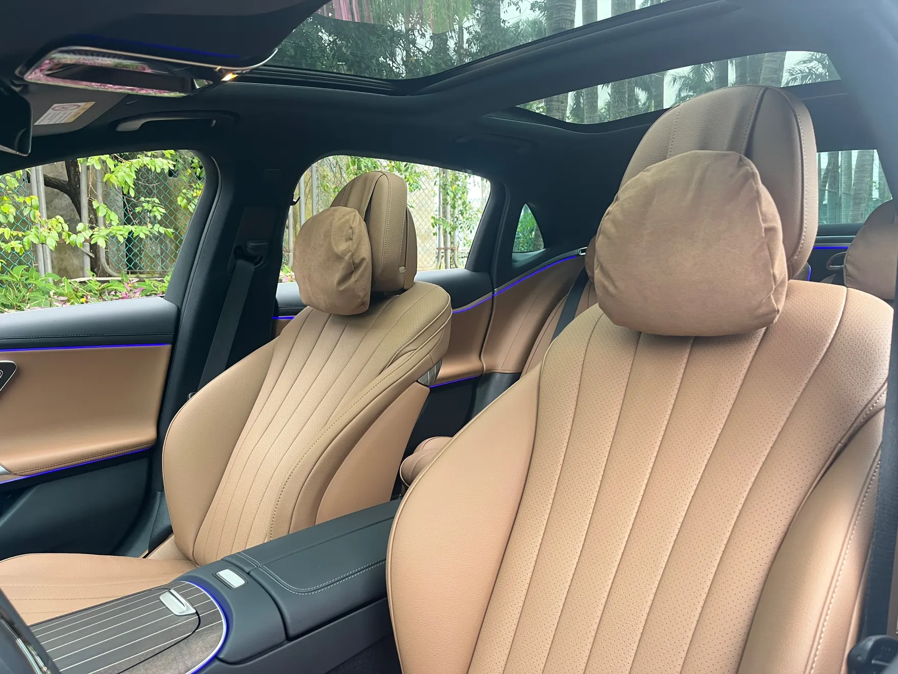 Mercedes-Benz E 300 L, 2025 12