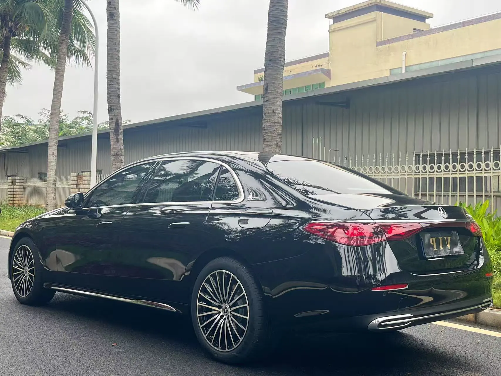 Mercedes-Benz E 300 L, 2025 3