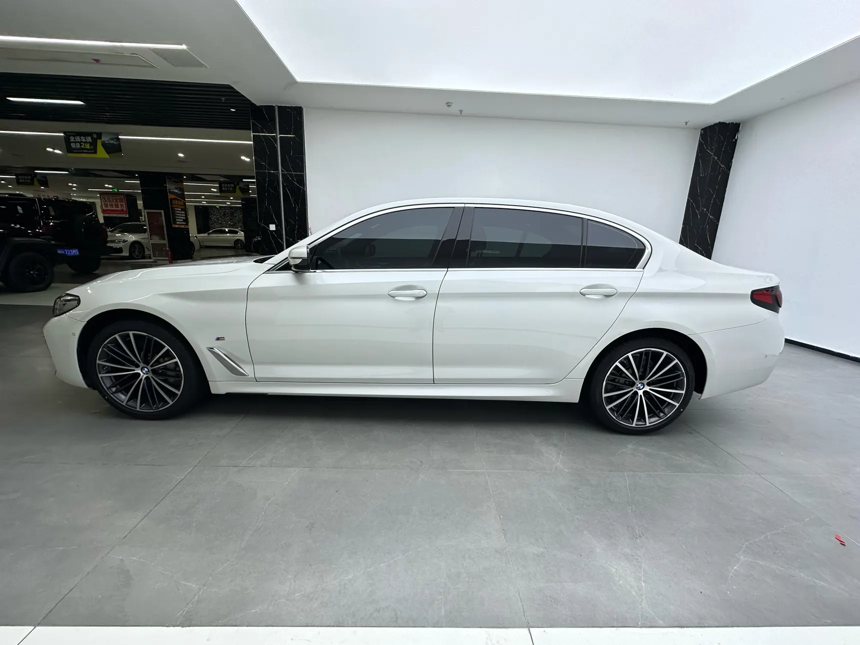 BMW 530Li, 2022 10