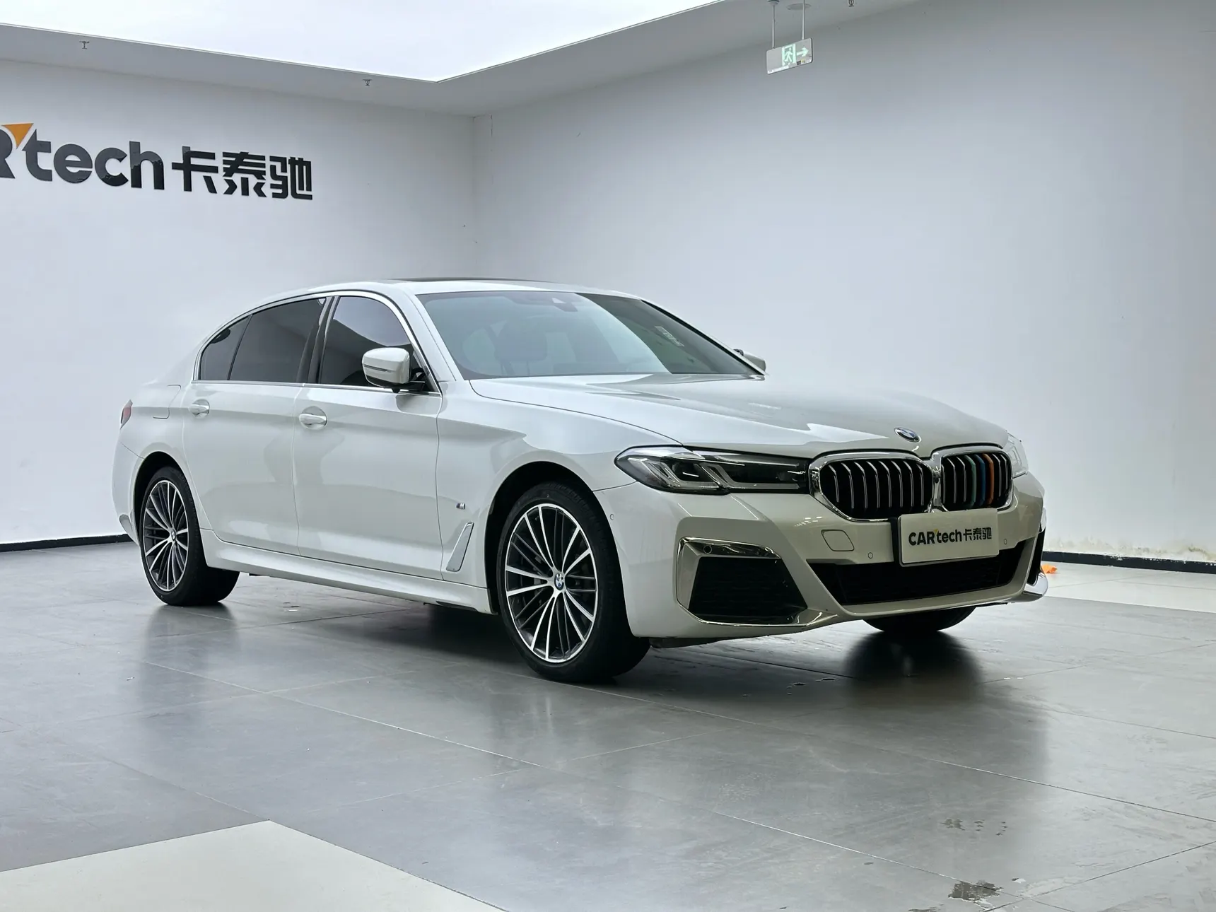 BMW 530Li, 2022 12