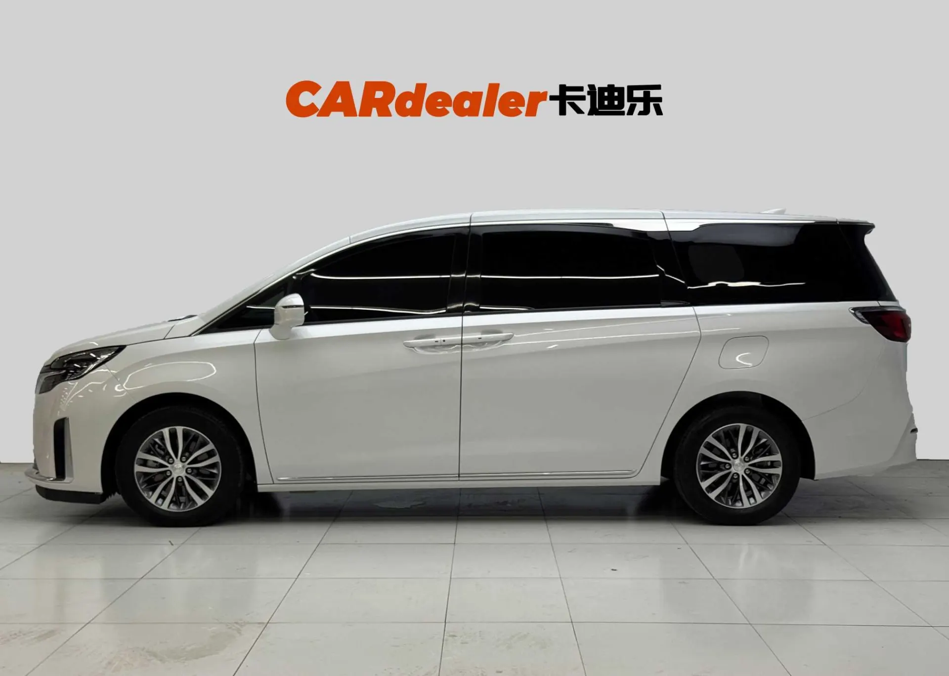Buick GL8, 2022 3