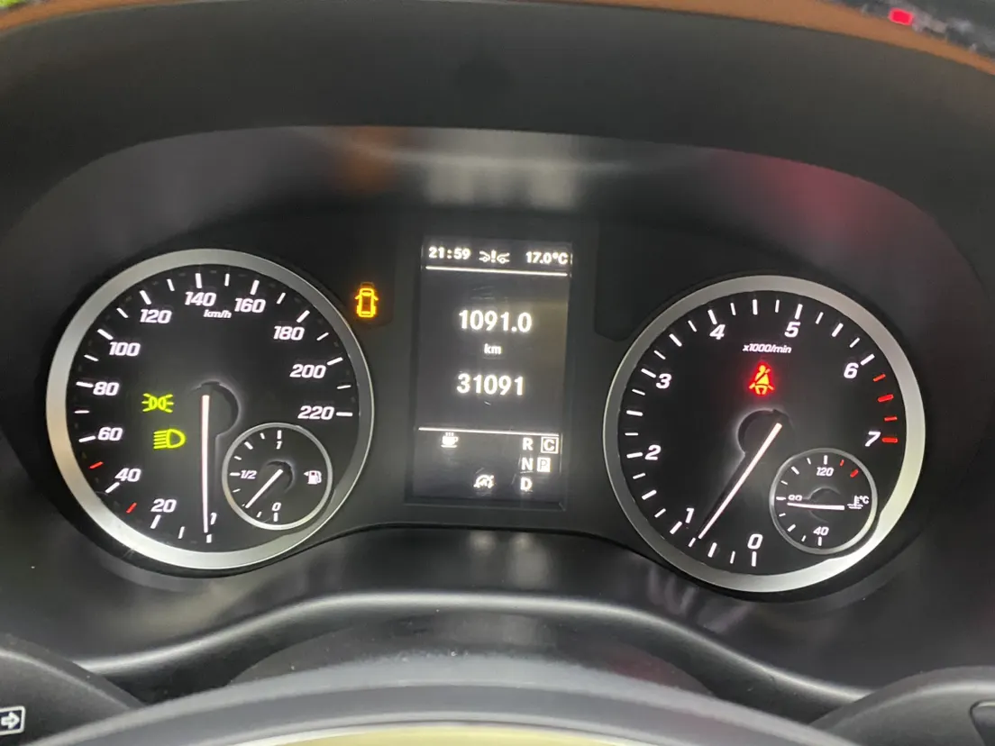 Mercedes-Benz Vito, 2023 11