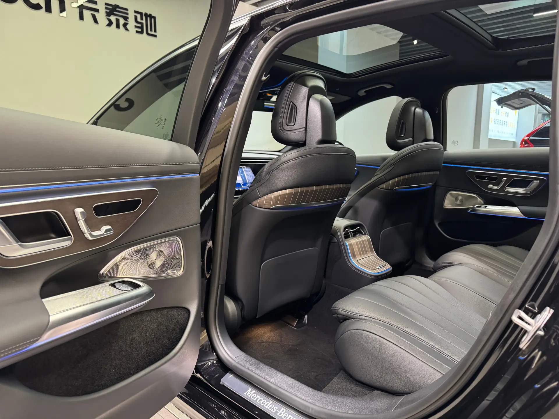 Mercedes-Benz E 300 L, 2024 20
