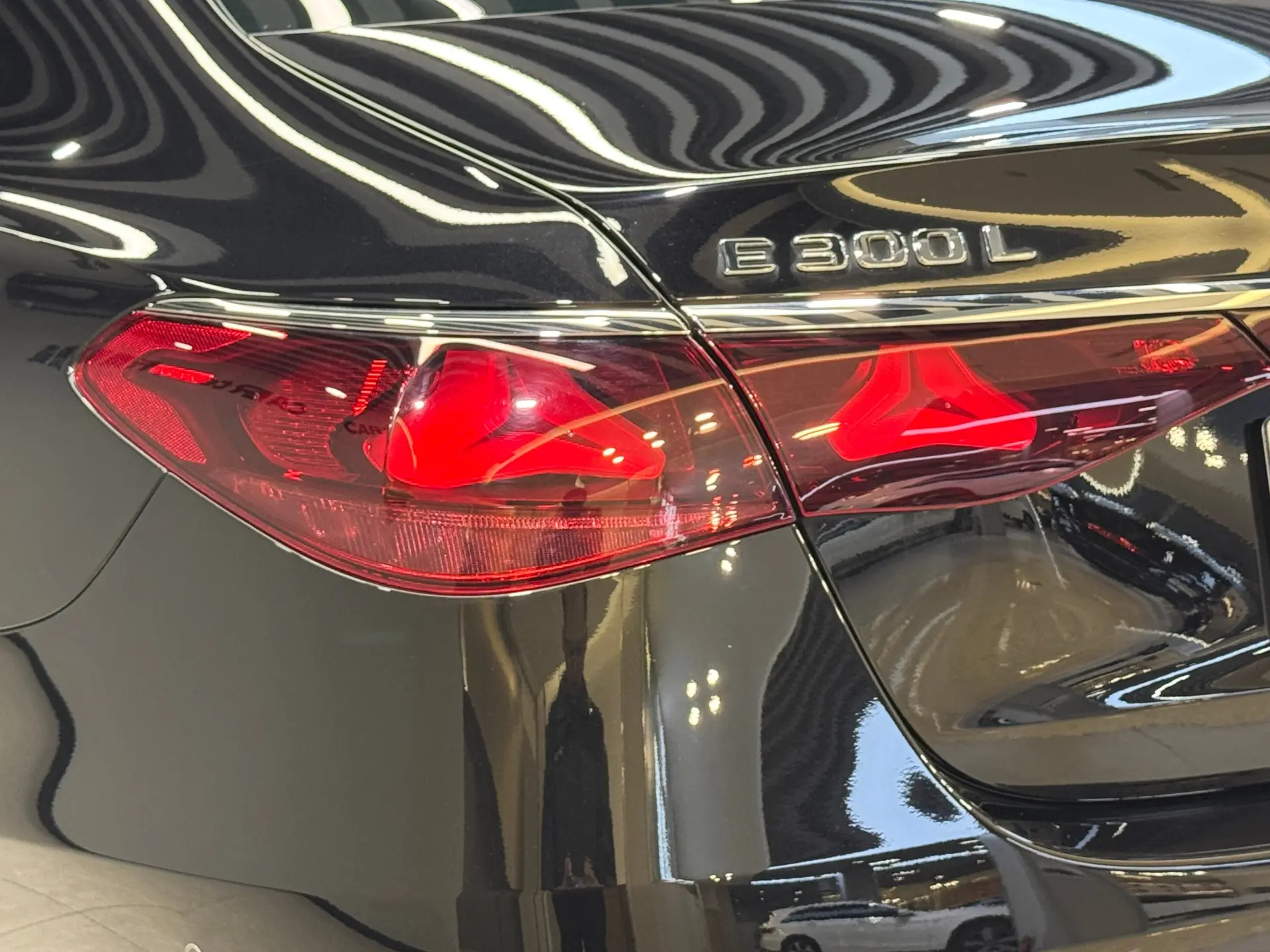 Mercedes-Benz E 300 L, 2024 11