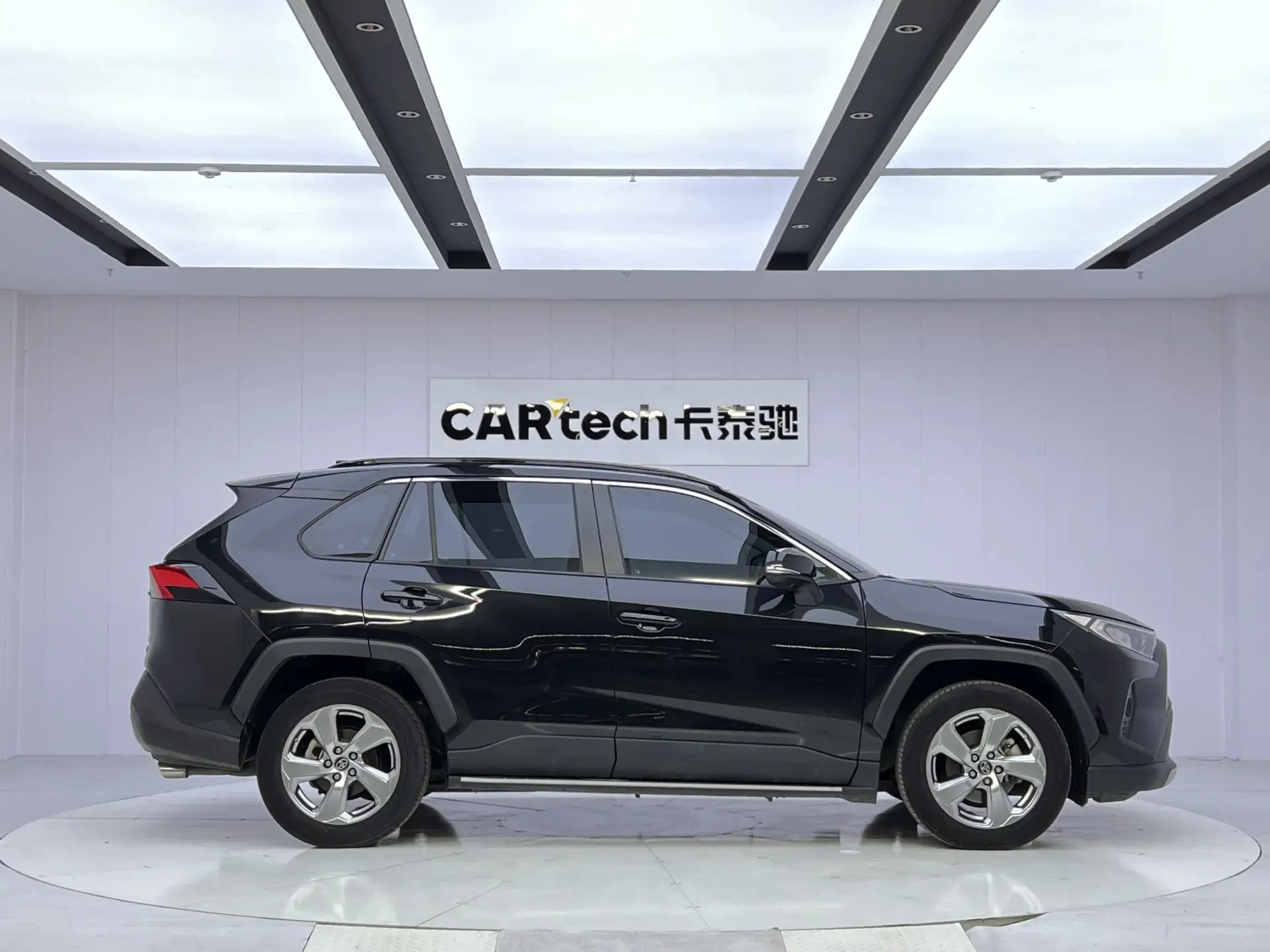 Toyota RAV4, 2022 4