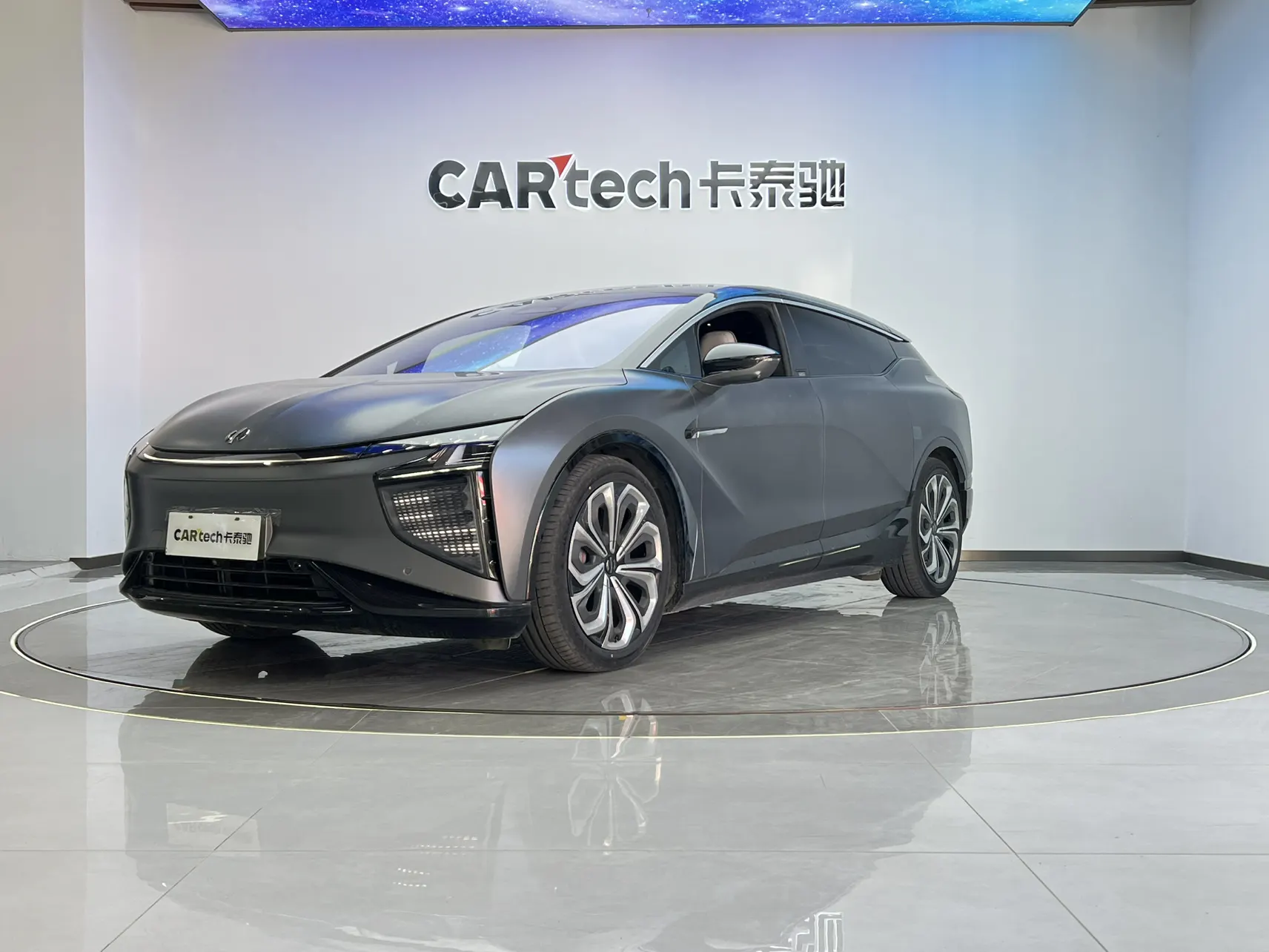 HiPhi X, 2022 3