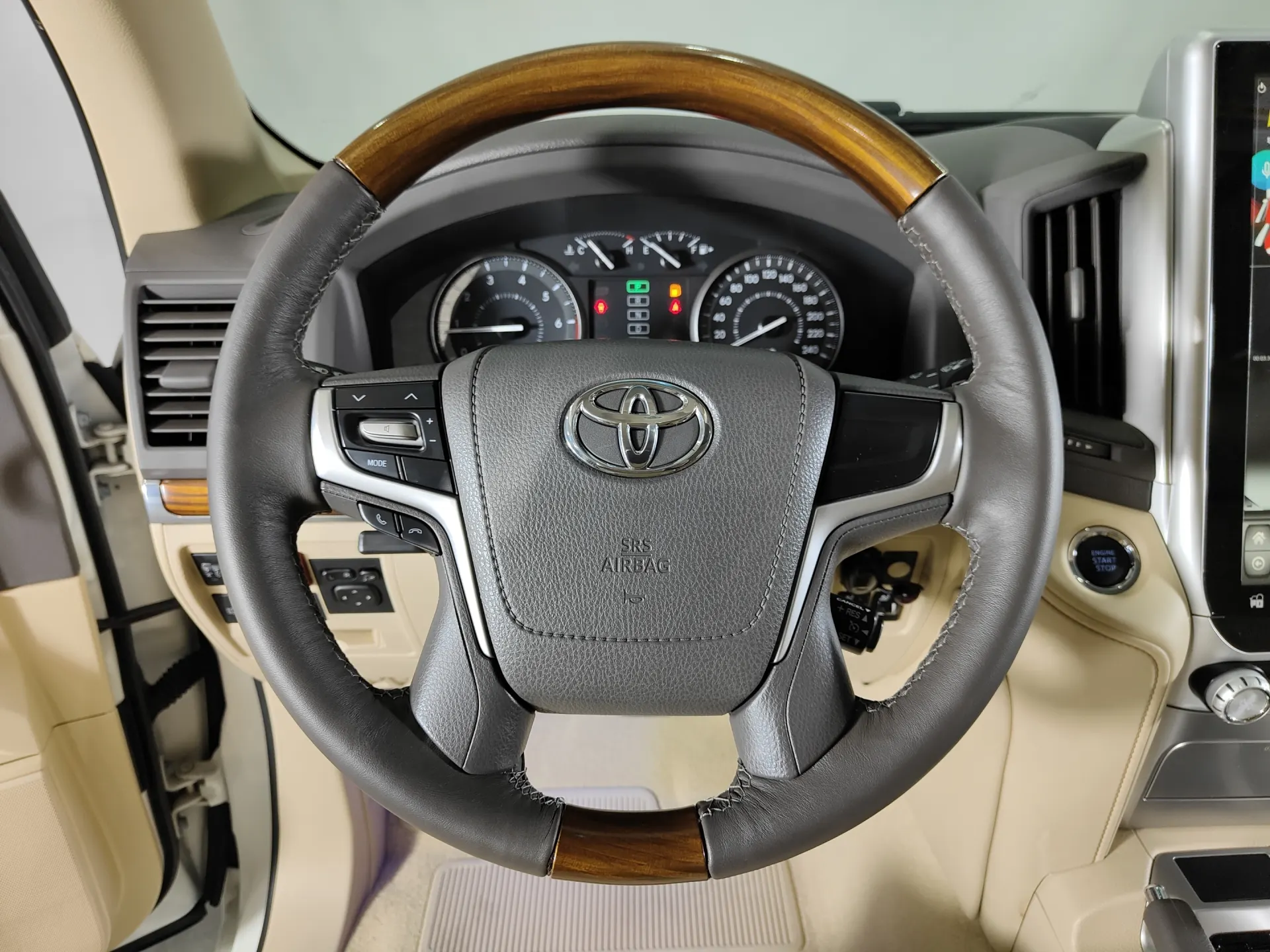 Toyota Land Cruiser, 2017 10