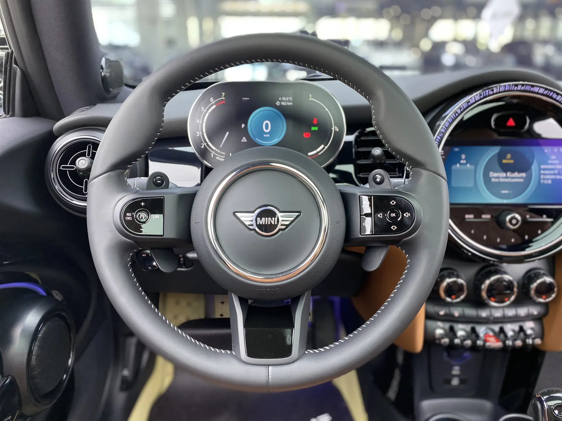 Mini Cooper, 2024 11