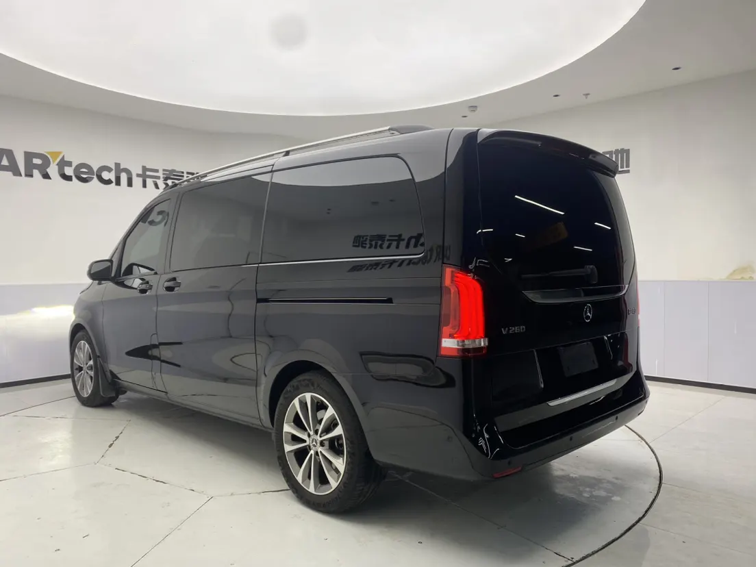 Mercedes-Benz V, 2024 15