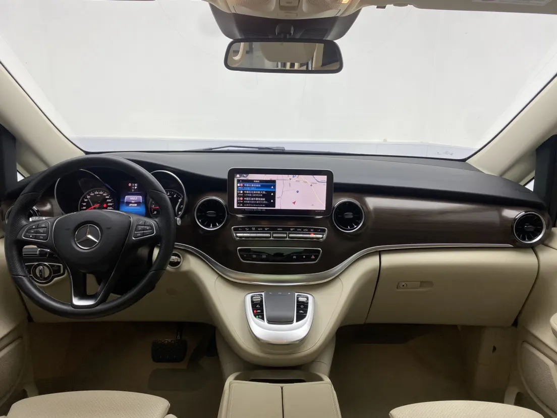 Mercedes-Benz V, 2024 6