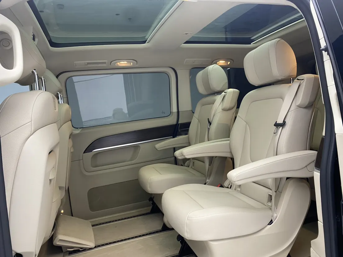Mercedes-Benz V, 2024 10