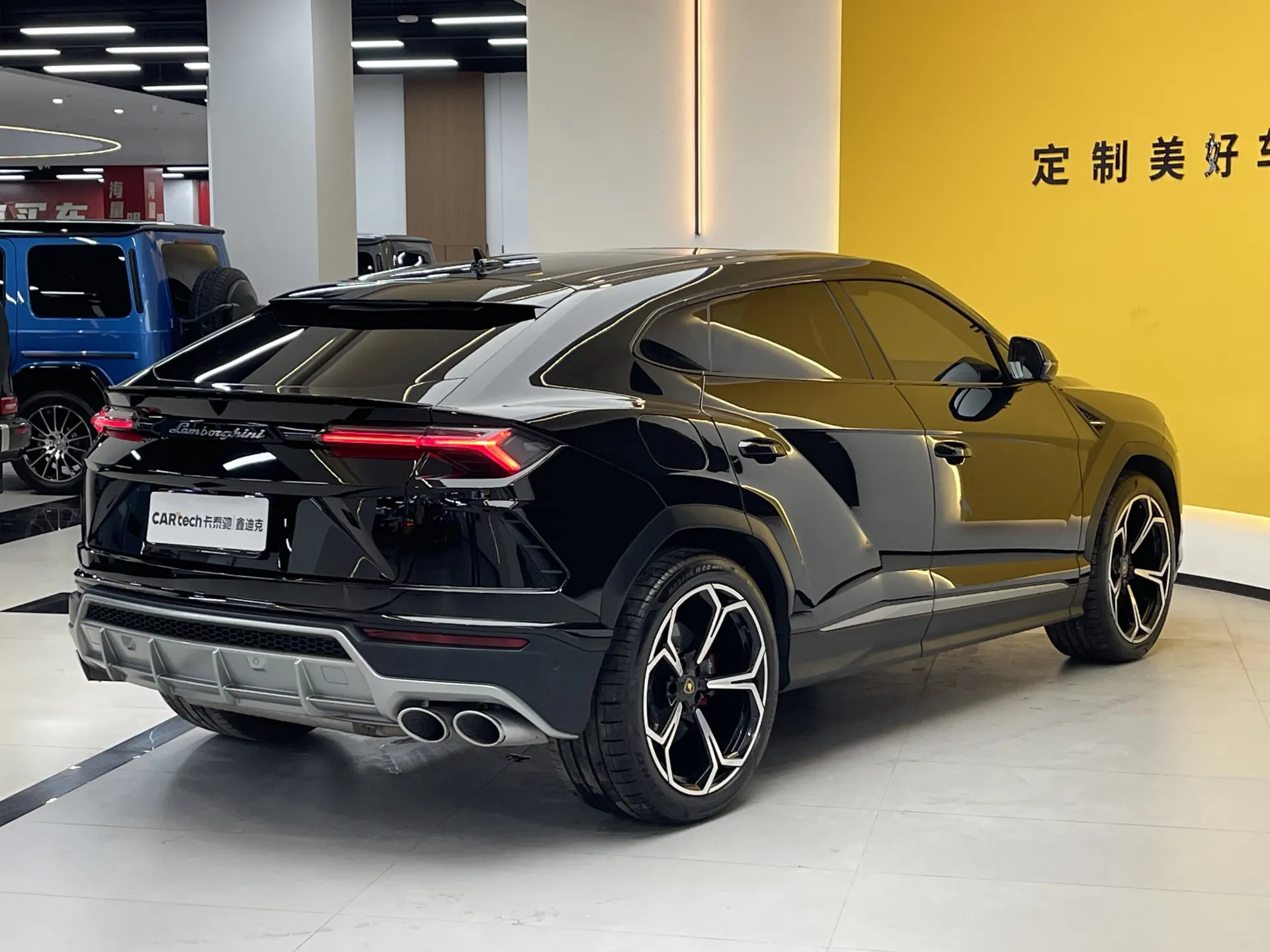 Lamborghini Urus, 2022 все фото