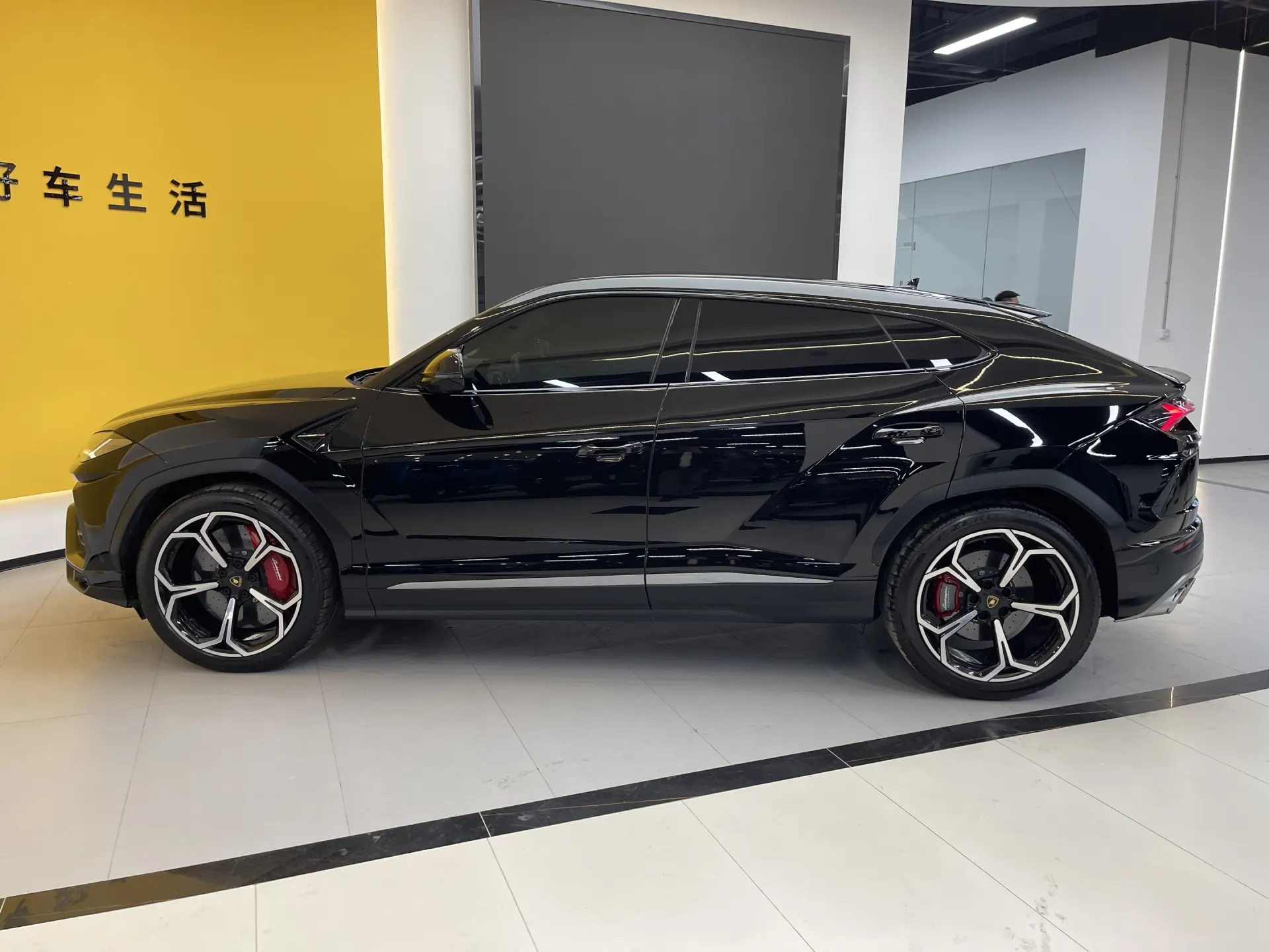 Lamborghini Urus, 2022 8