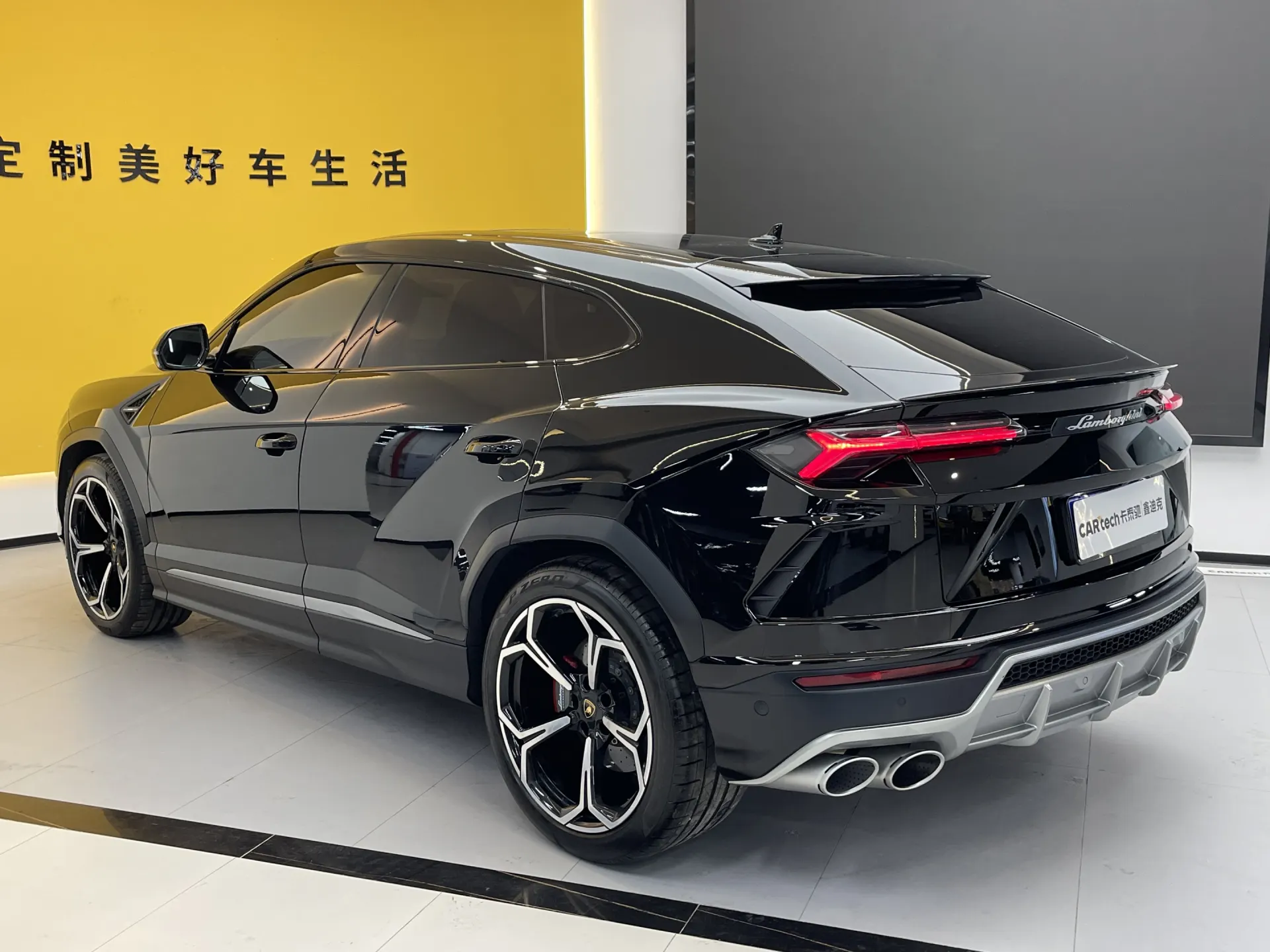 Lamborghini Urus, 2022 7