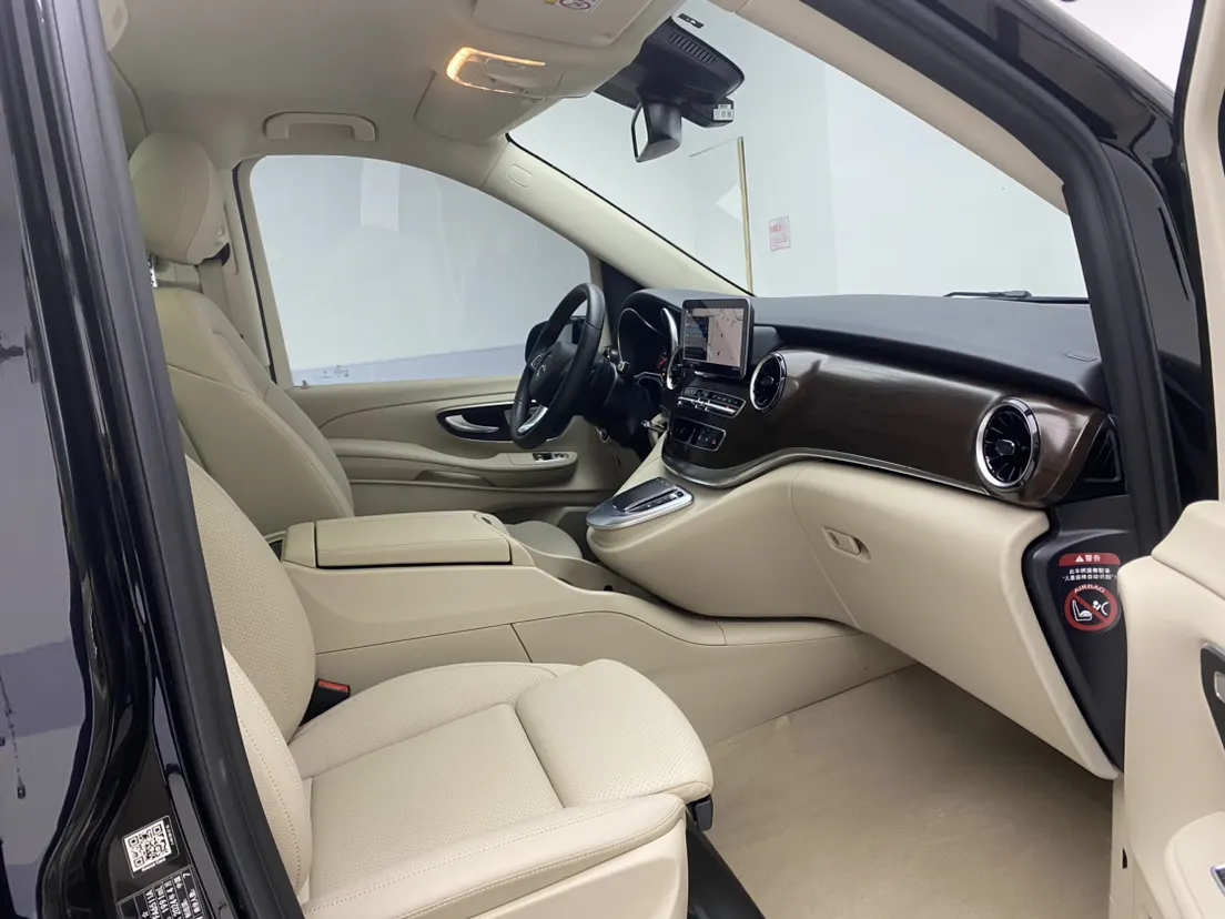 Mercedes-Benz V, 2024 20