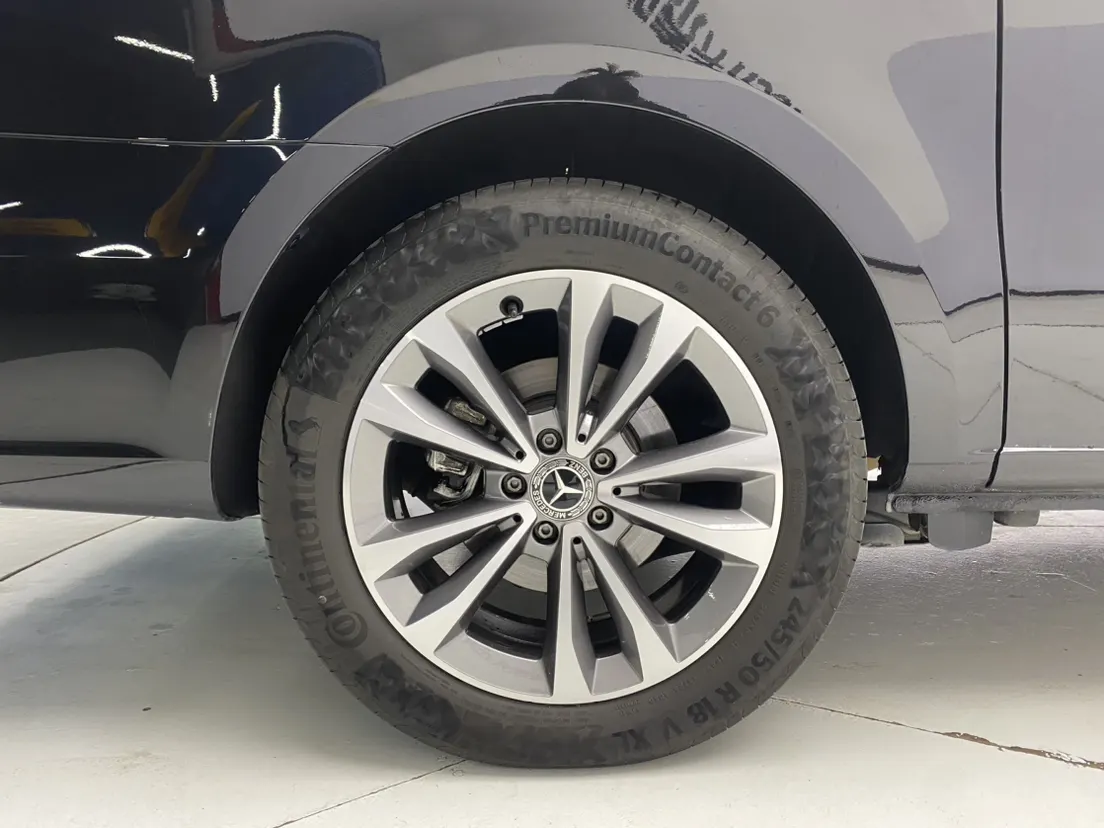Mercedes-Benz V, 2024 19