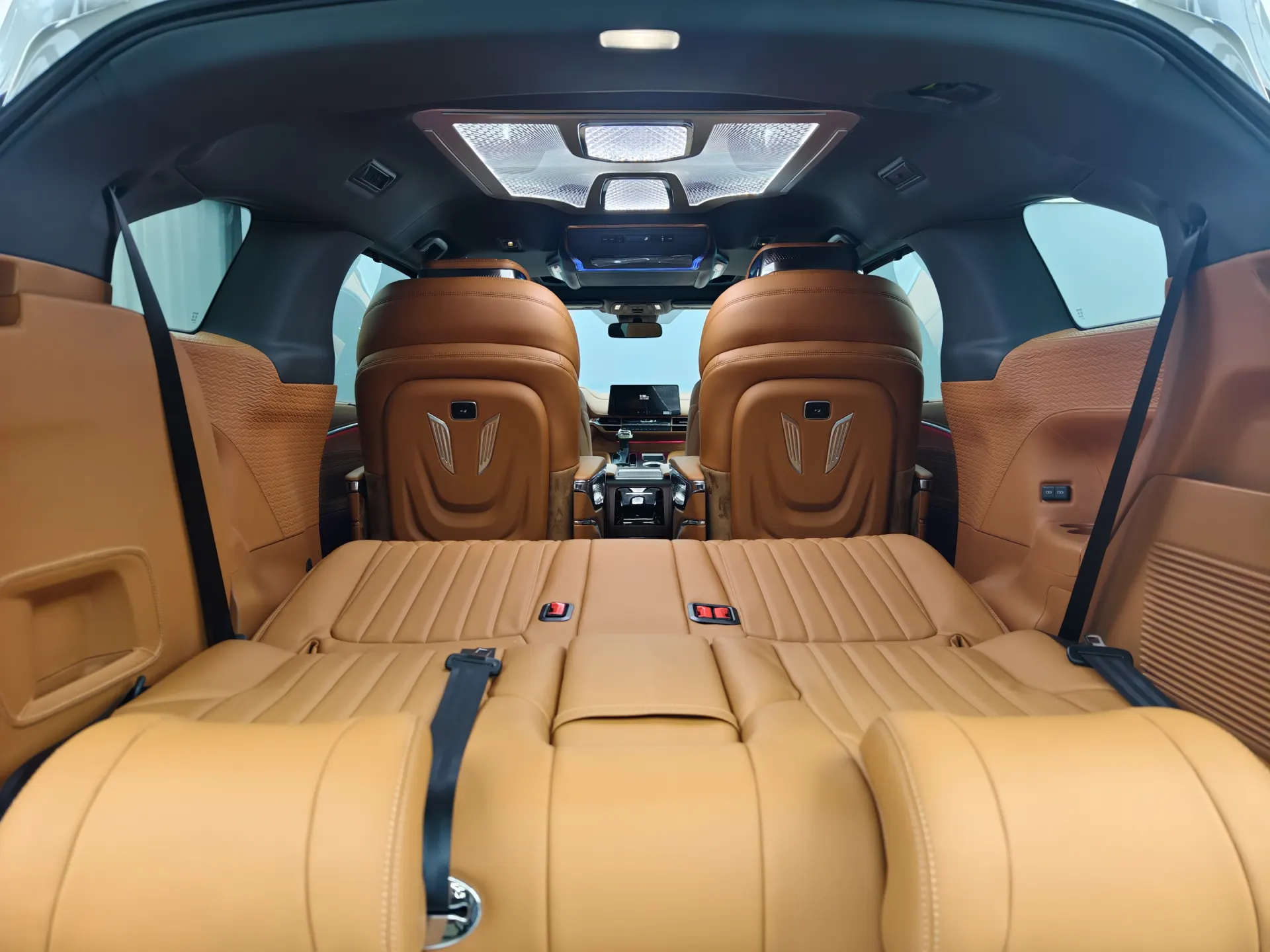 Toyota Granvia, 2025 29