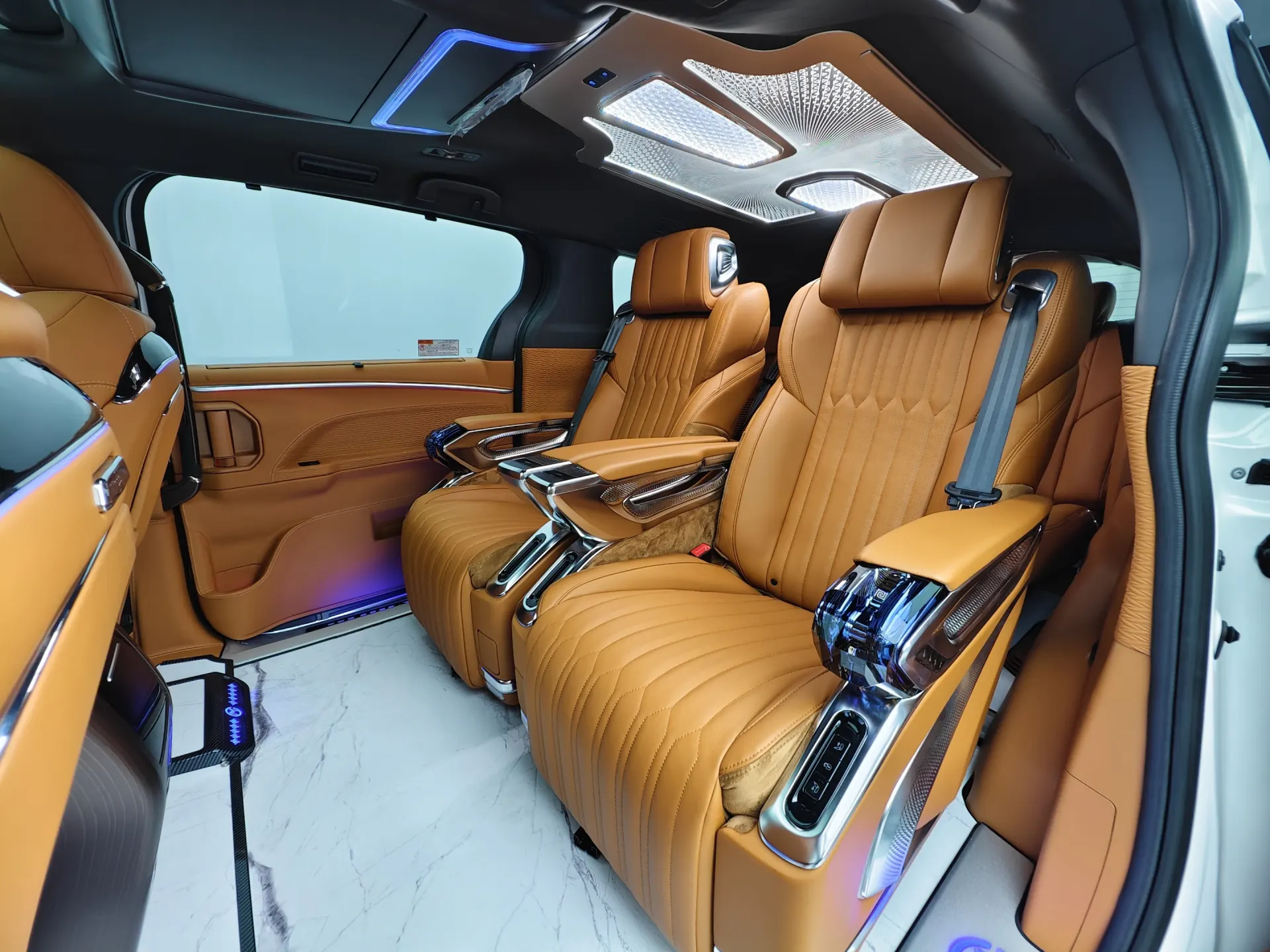 Toyota Granvia, 2025 16