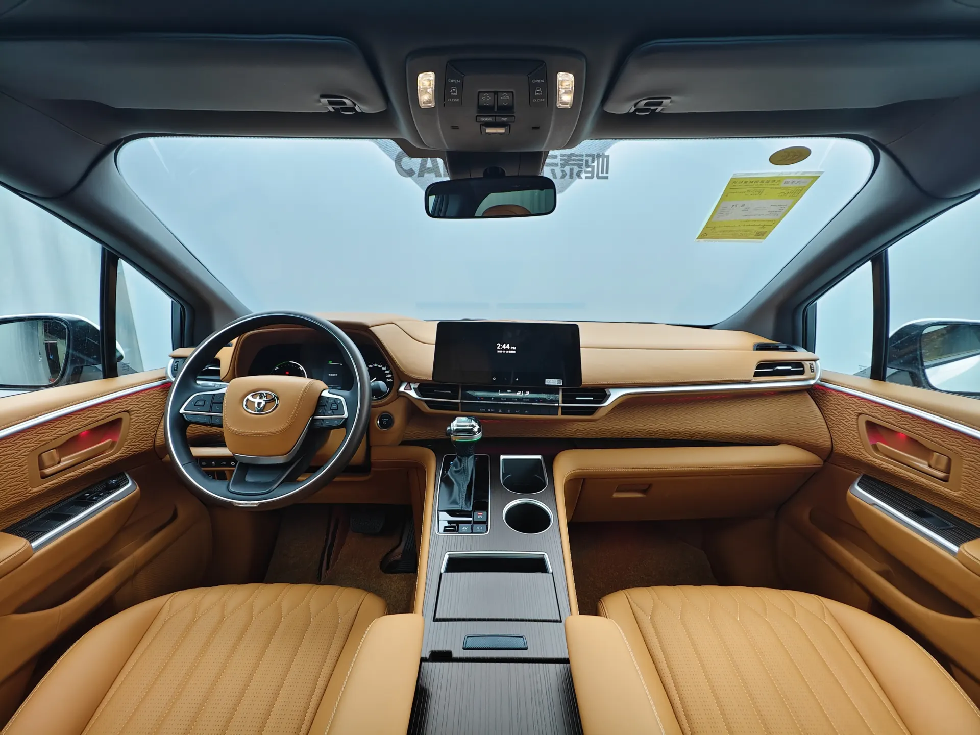 Toyota Granvia, 2025 9