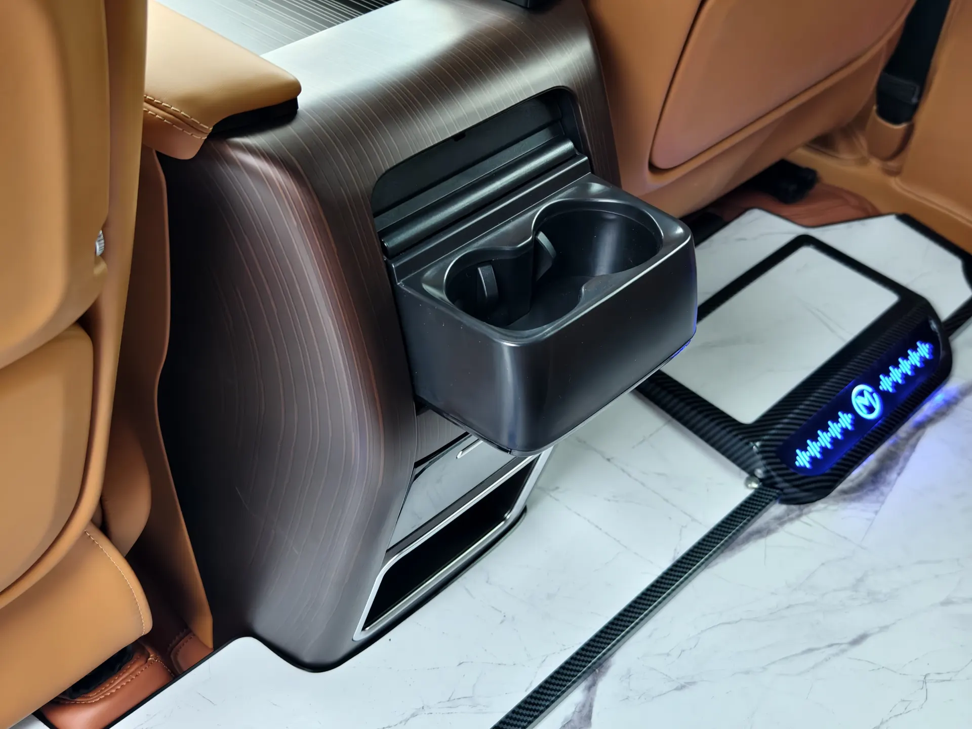 Toyota Granvia, 2025 19