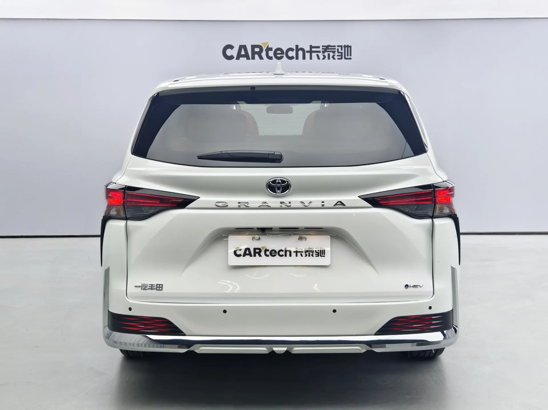 Toyota Granvia, 2025 4