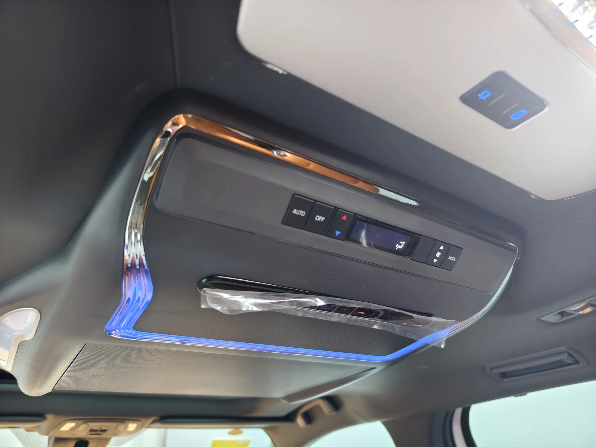 Toyota Granvia, 2025 22