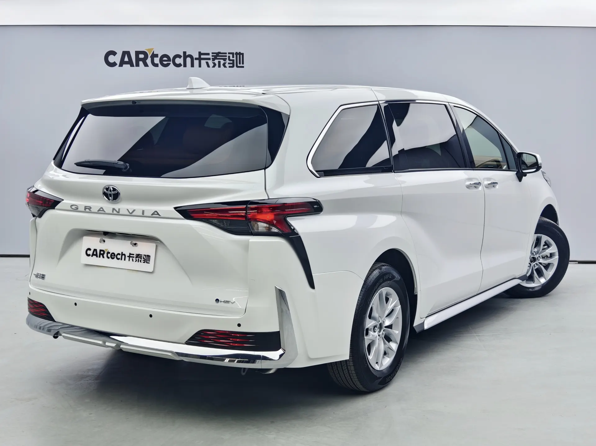 Toyota Granvia, 2025 3