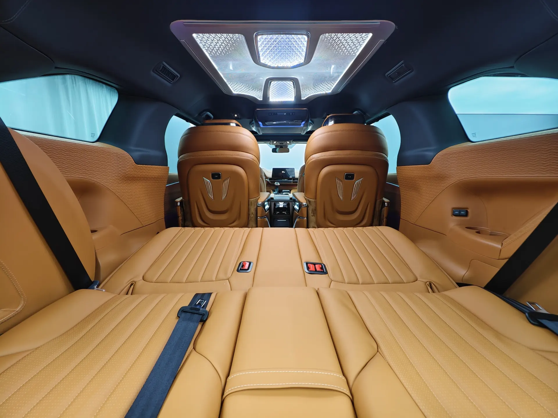 Toyota Granvia, 2025 30