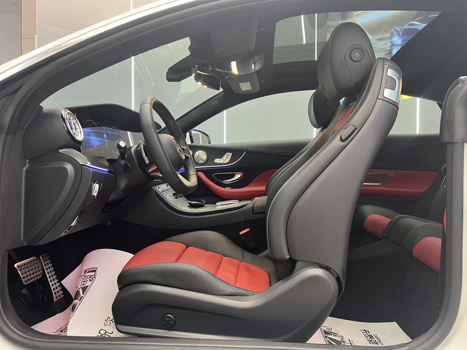 Mercedes-Benz E 260, 2024 16