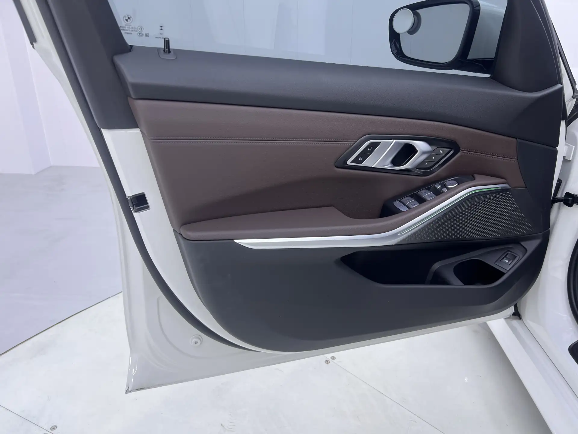 BMW 325Li, 2023 17