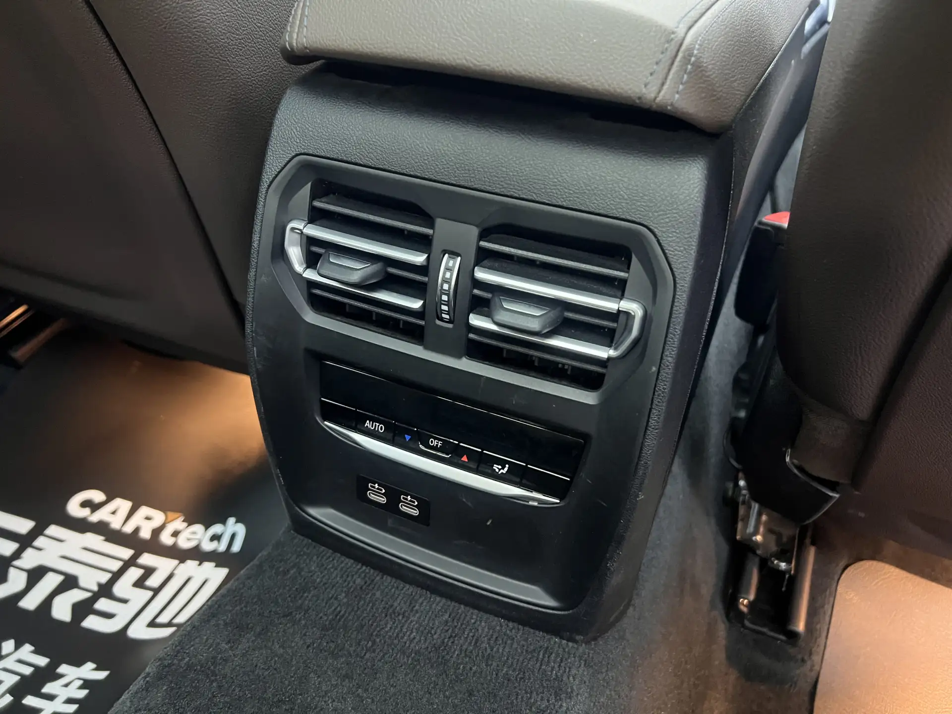 BMW 325Li, 2023 22