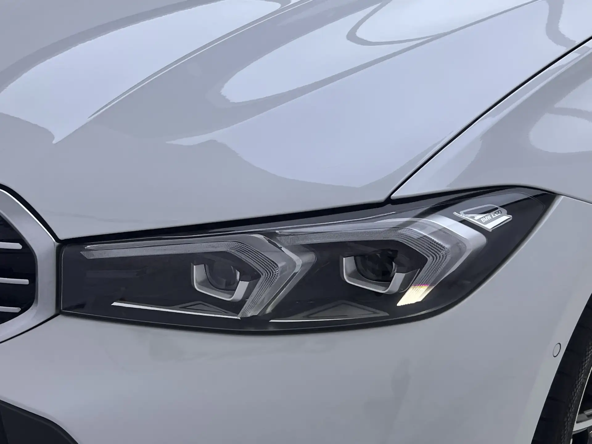 BMW 325Li, 2023 9