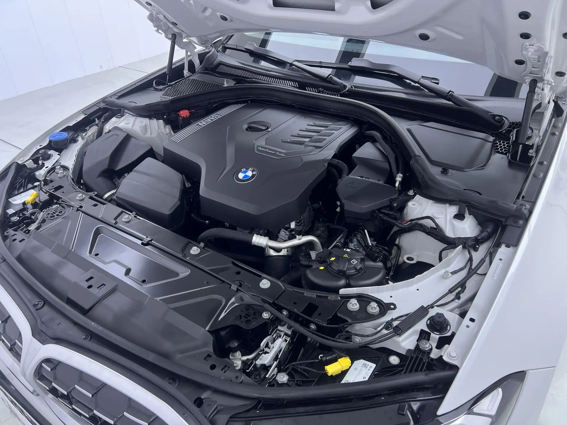 BMW 325Li, 2023 12