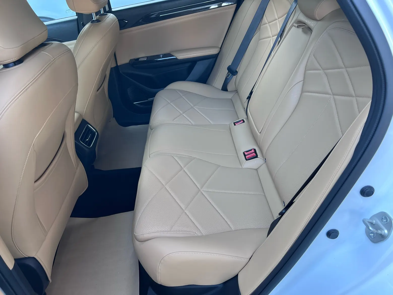 Geely Galaxy Galaxy L6, 2024 12