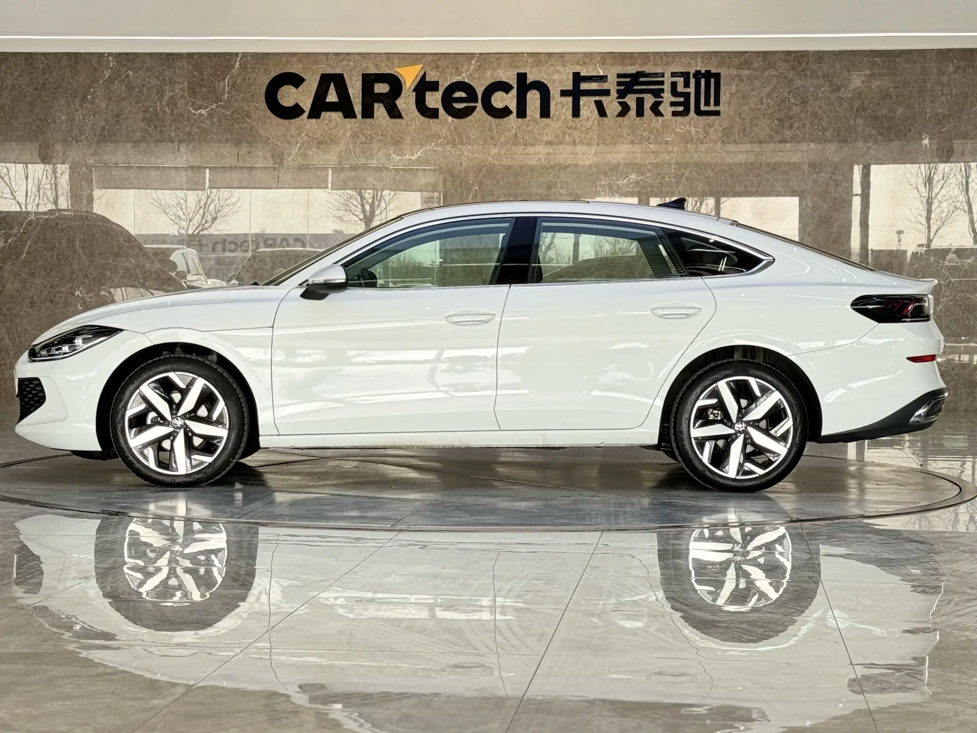 Volkswagen Lamando, 2024 8