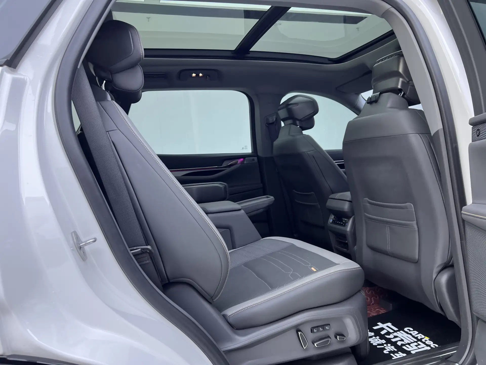 Ford Edge, 2023 25