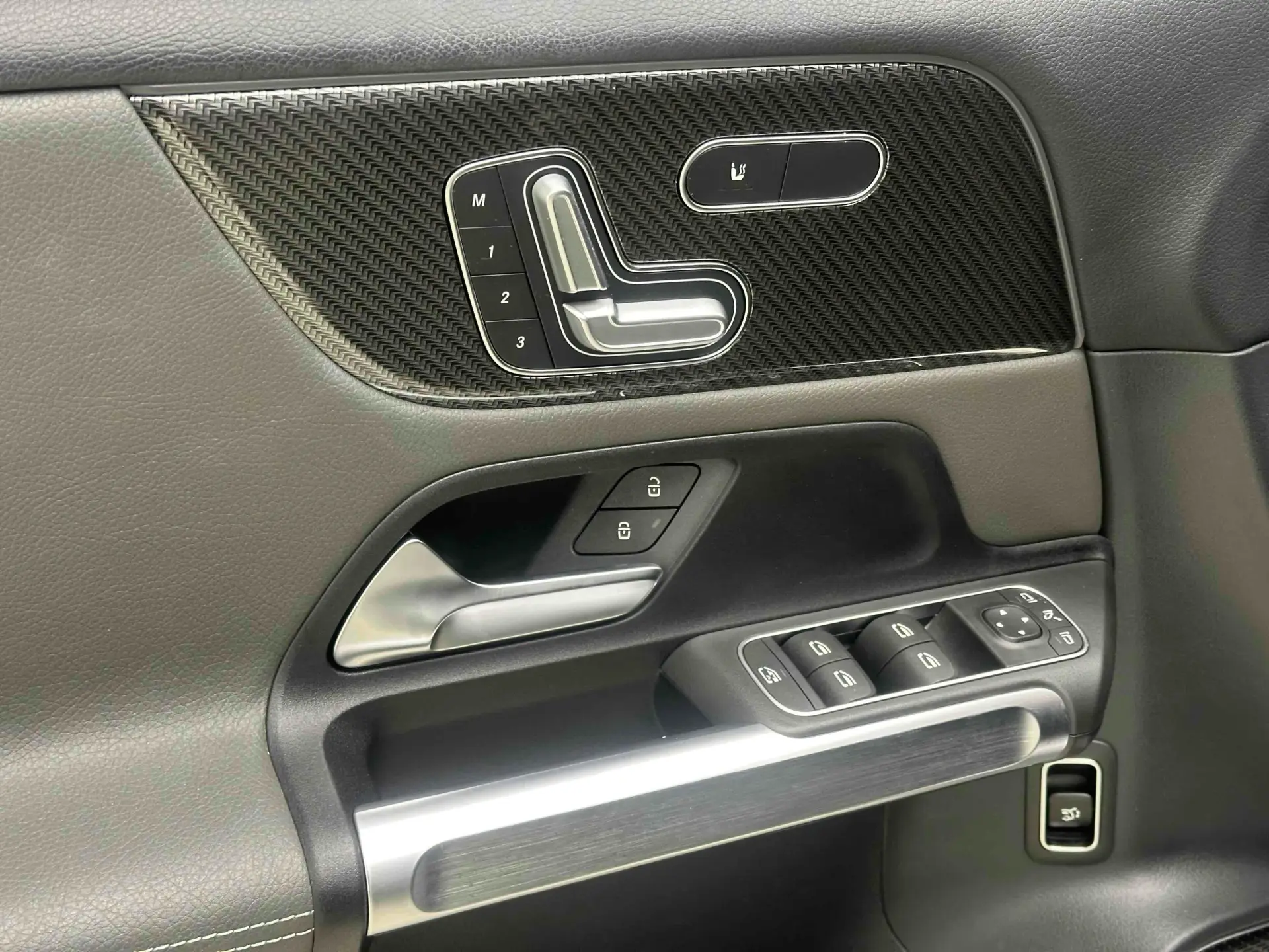 Mercedes-Benz GLB, 2023 11