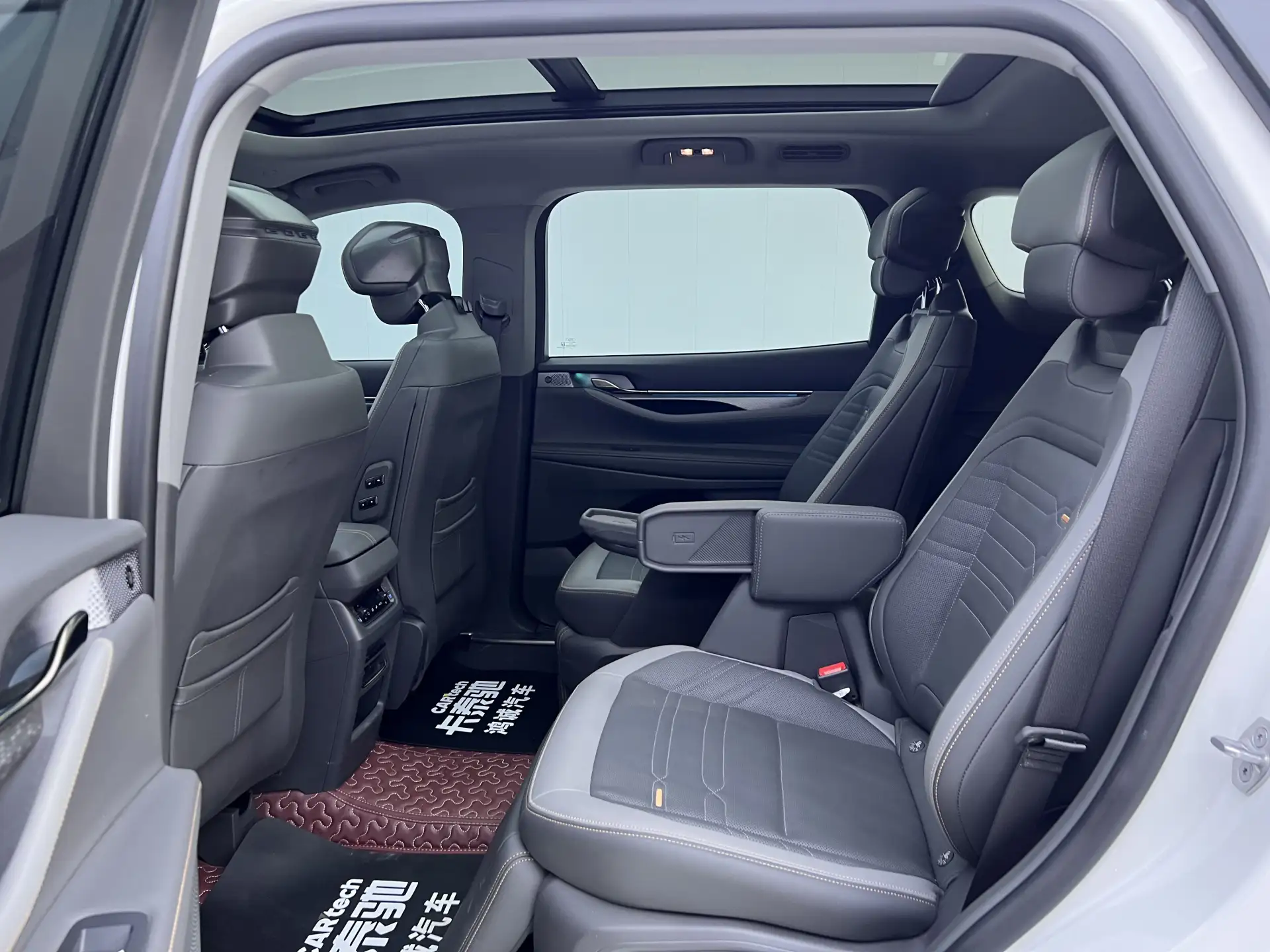Ford Edge, 2023 21