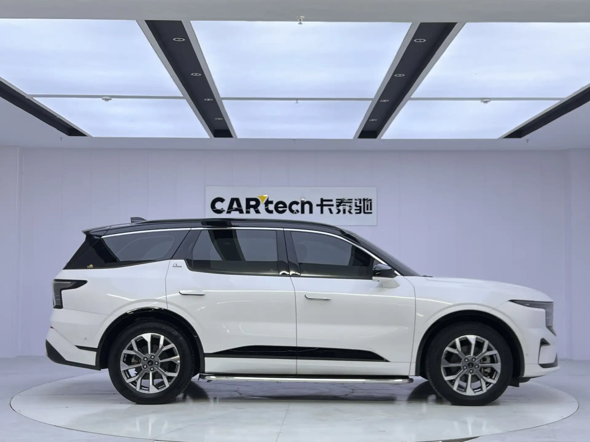 Ford Edge, 2023 4